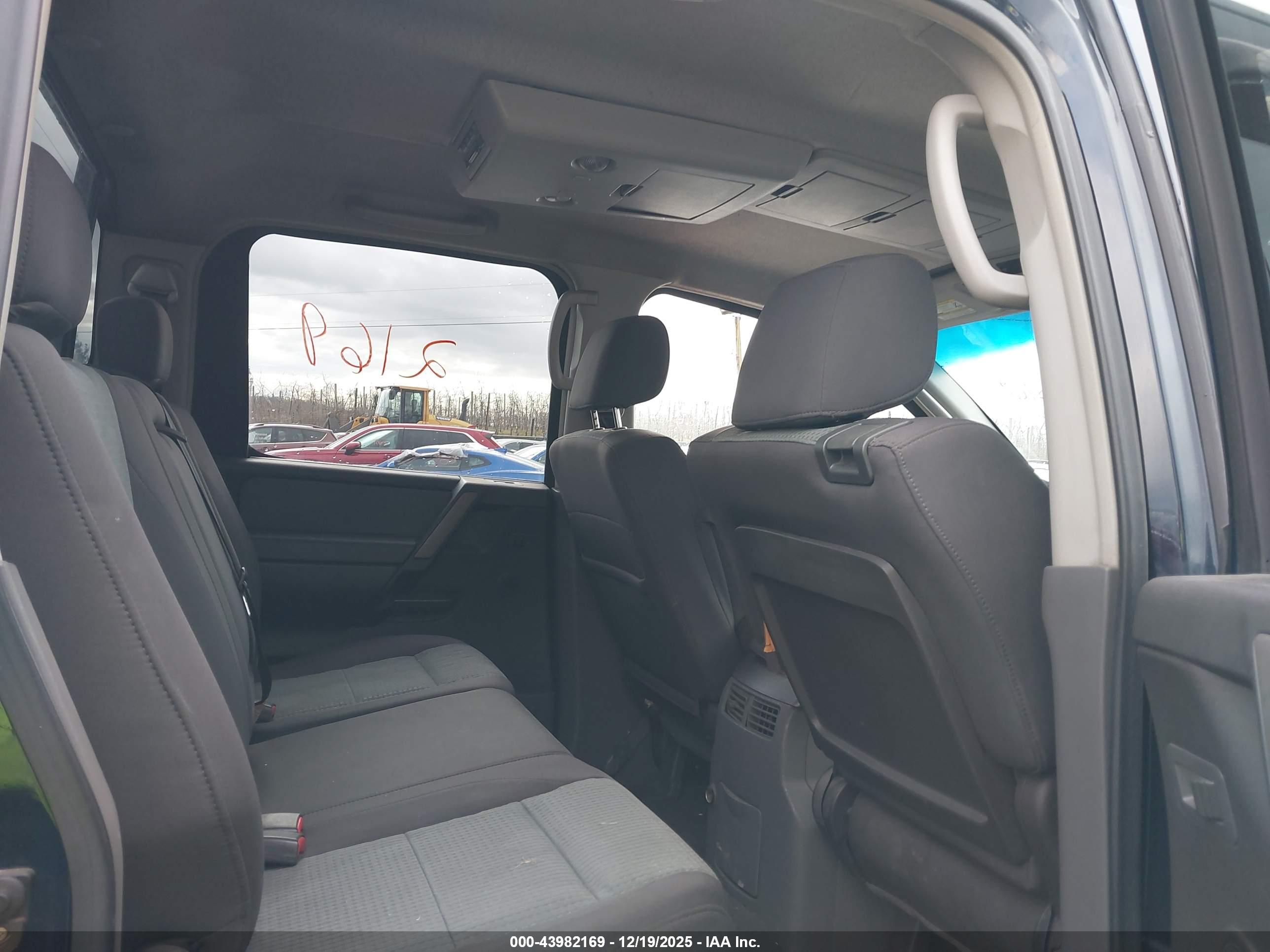 NISSAN TITAN image 8