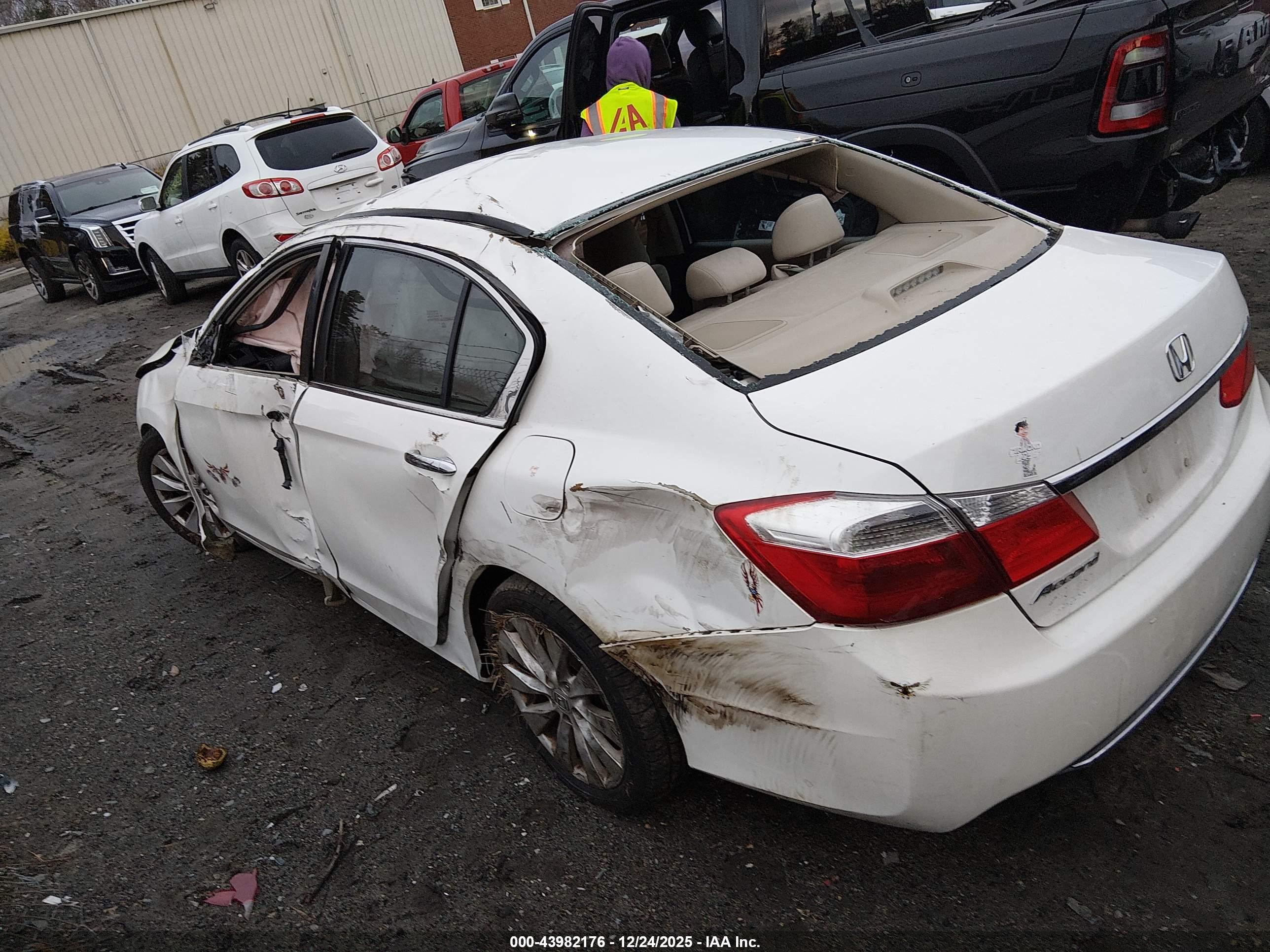 HONDA ACCORD image 3