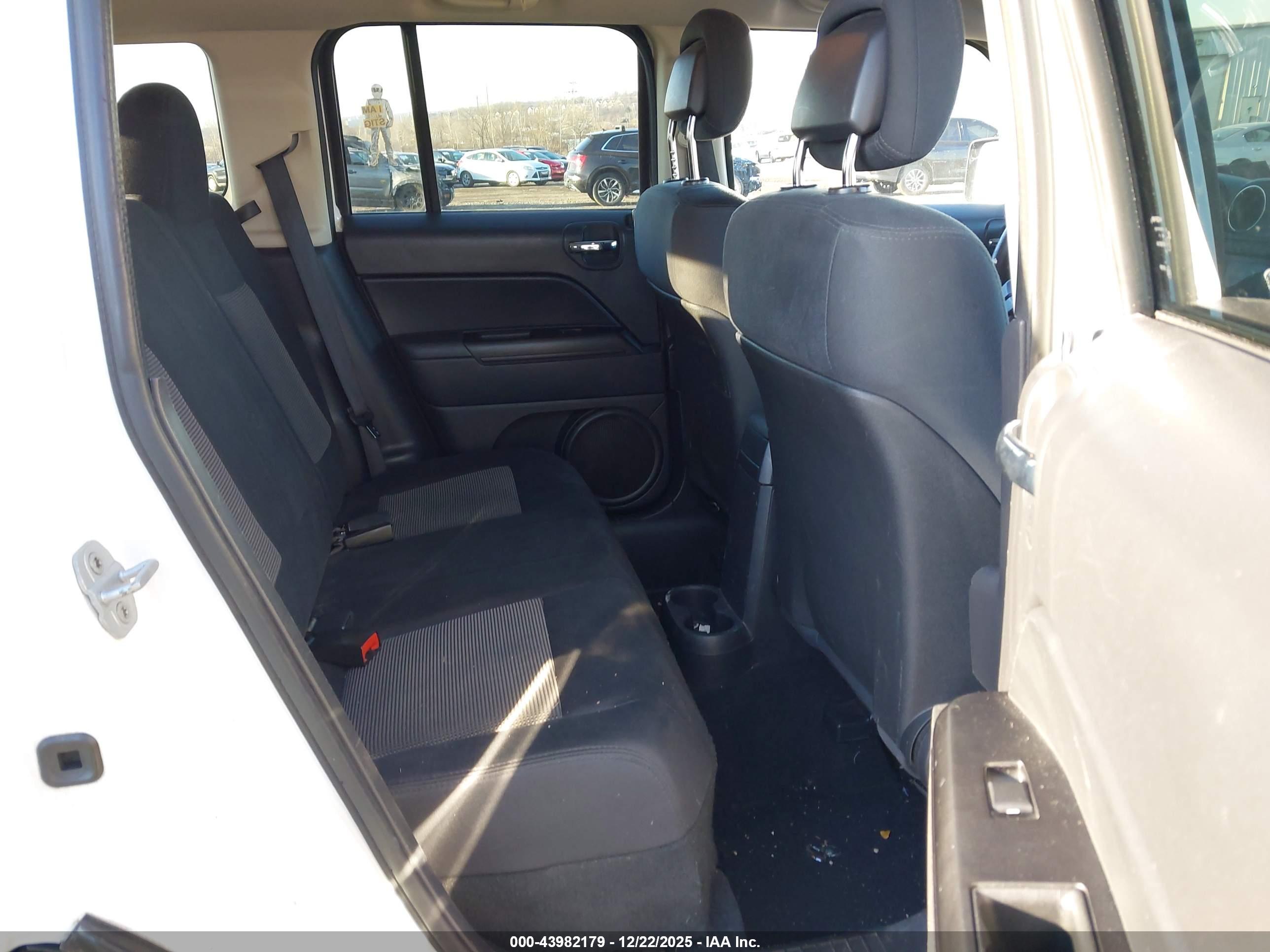 JEEP PATRIOT image 8