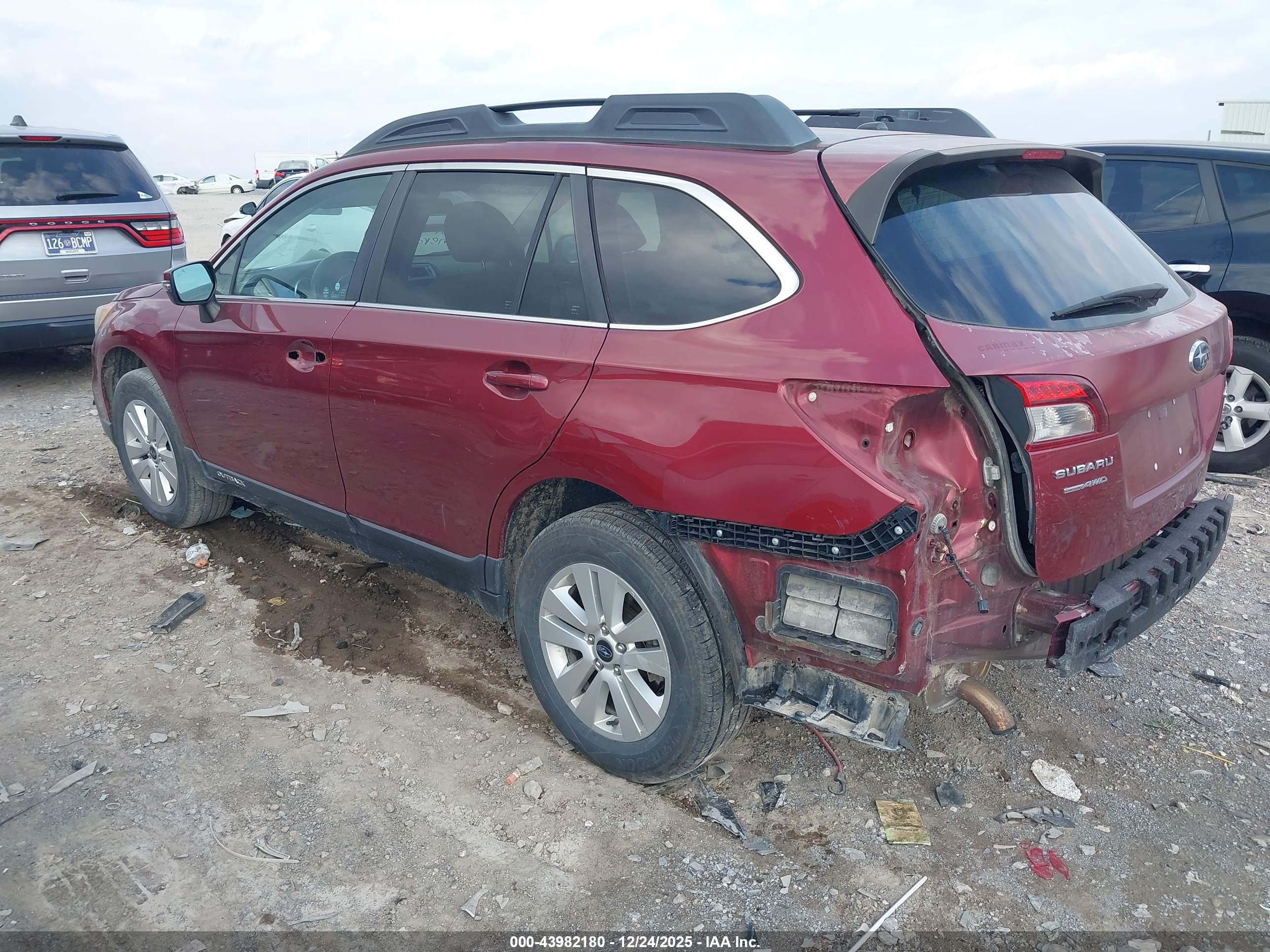 SUBARU OUTBACK image 3