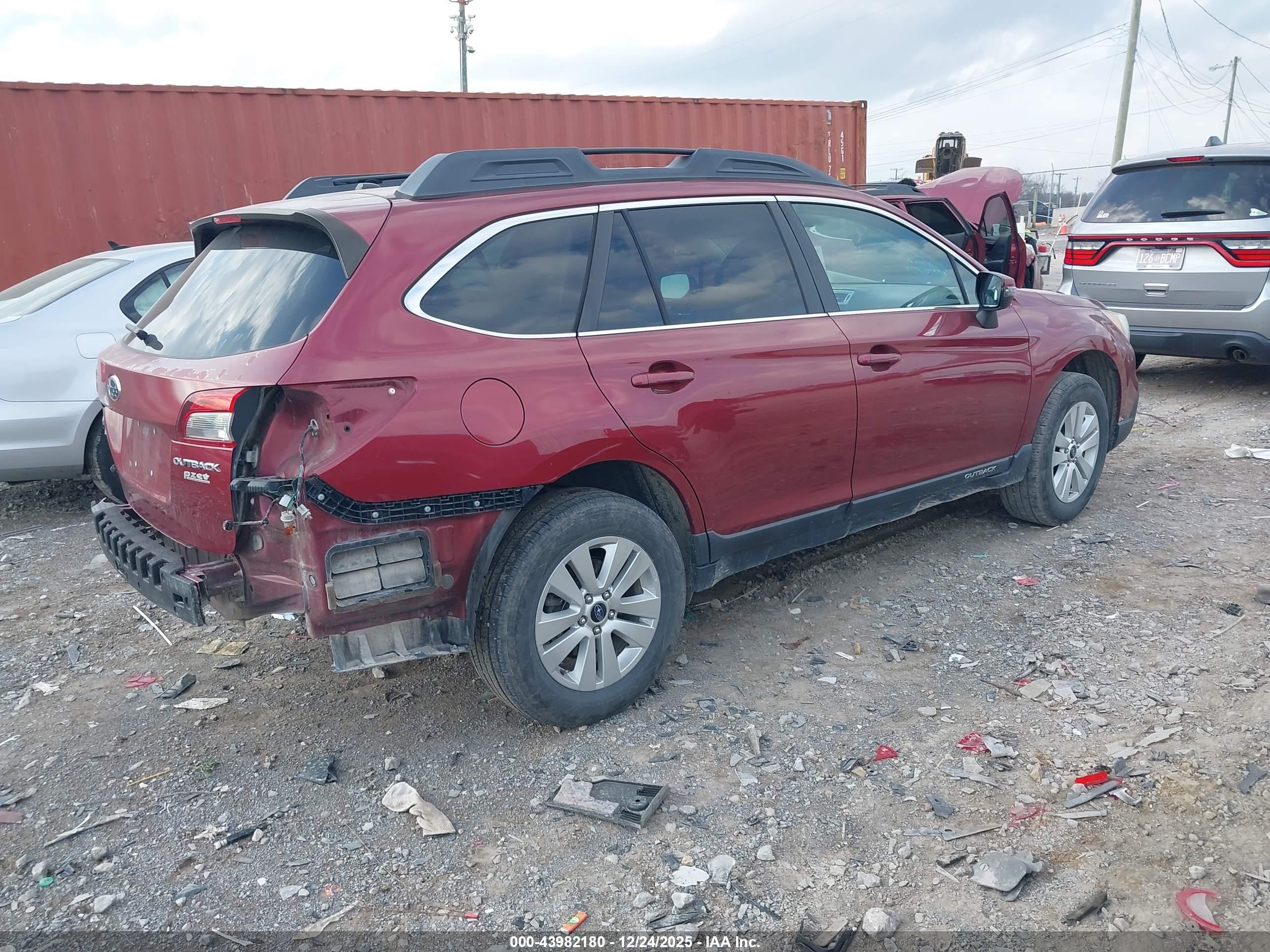 SUBARU OUTBACK image 4