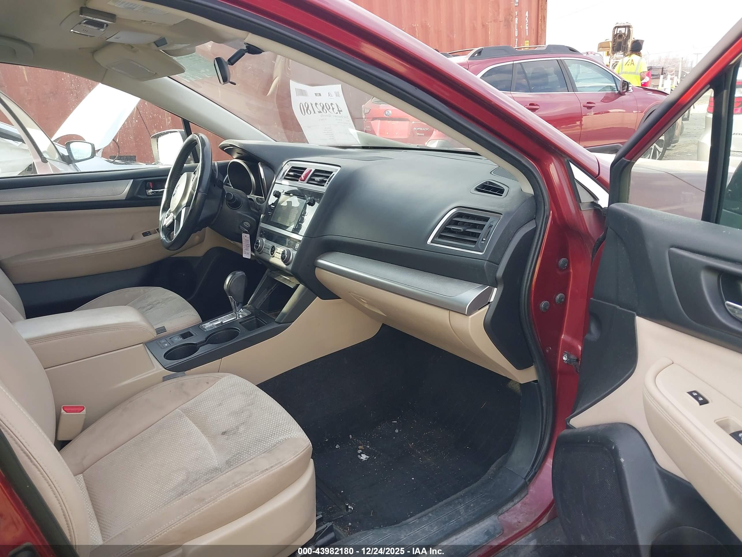 SUBARU OUTBACK image 5