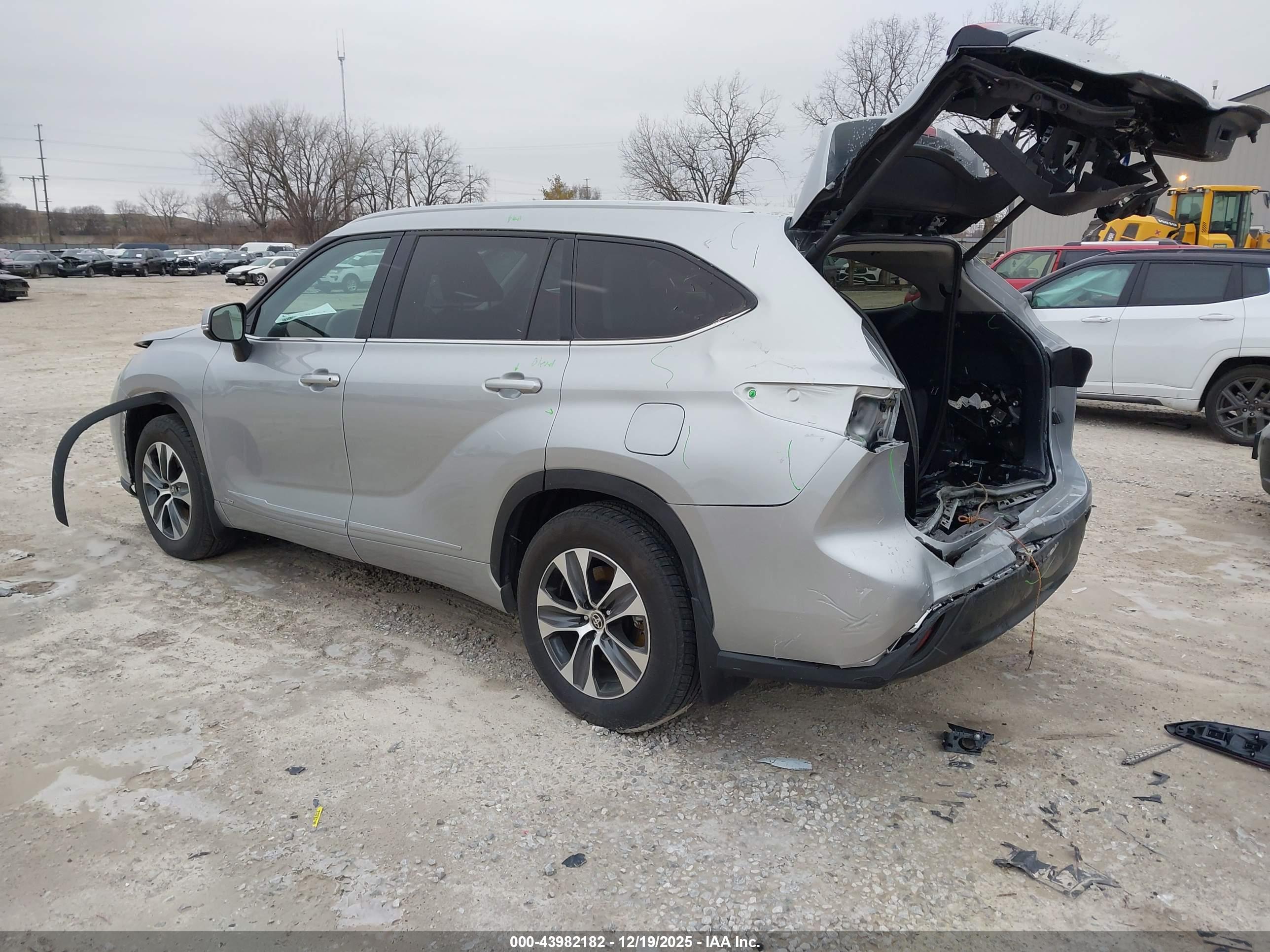 TOYOTA HIGHLANDER image 3