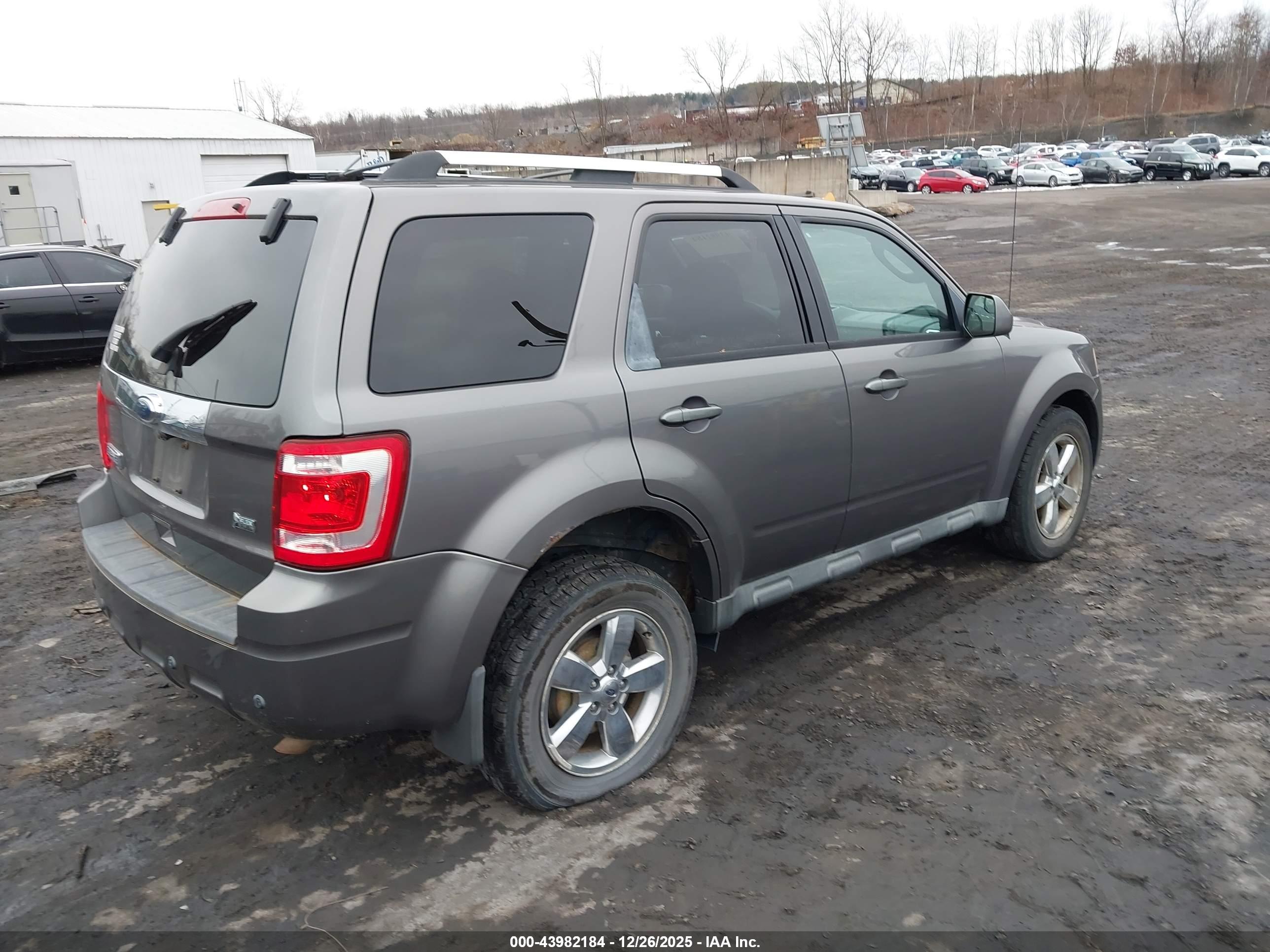 FORD ESCAPE image 4