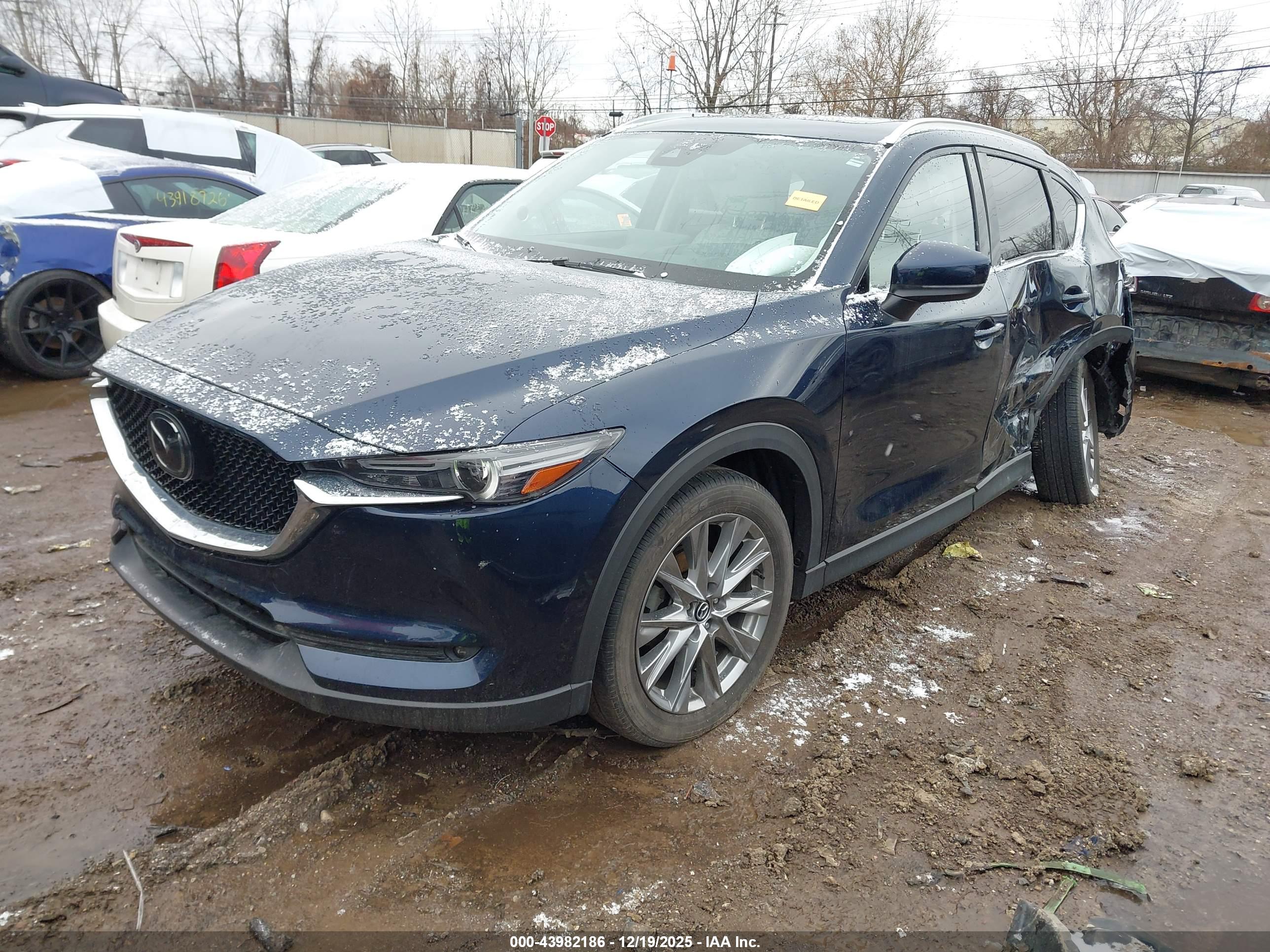 MAZDA CX-5 image 2