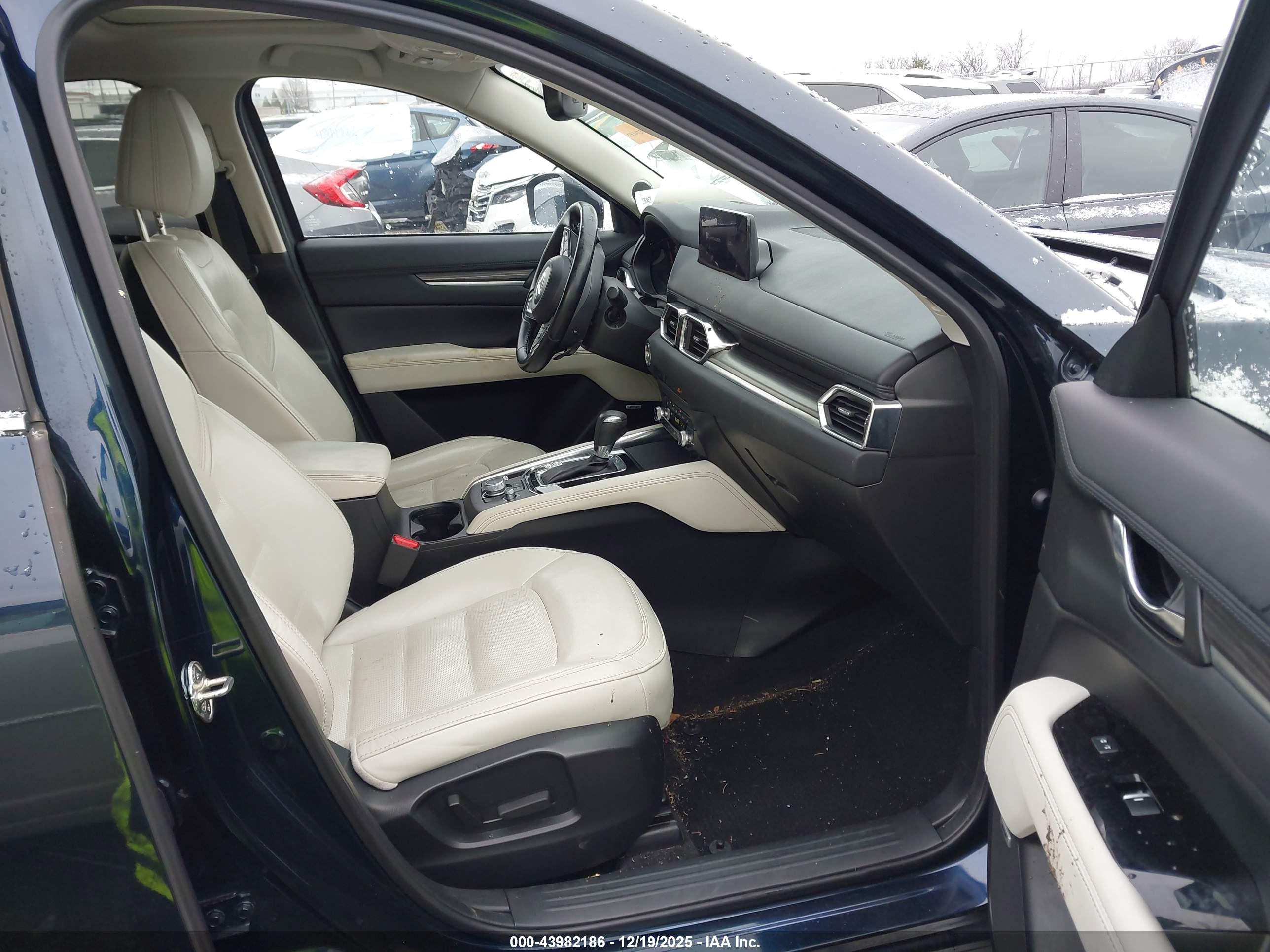 MAZDA CX-5 image 5