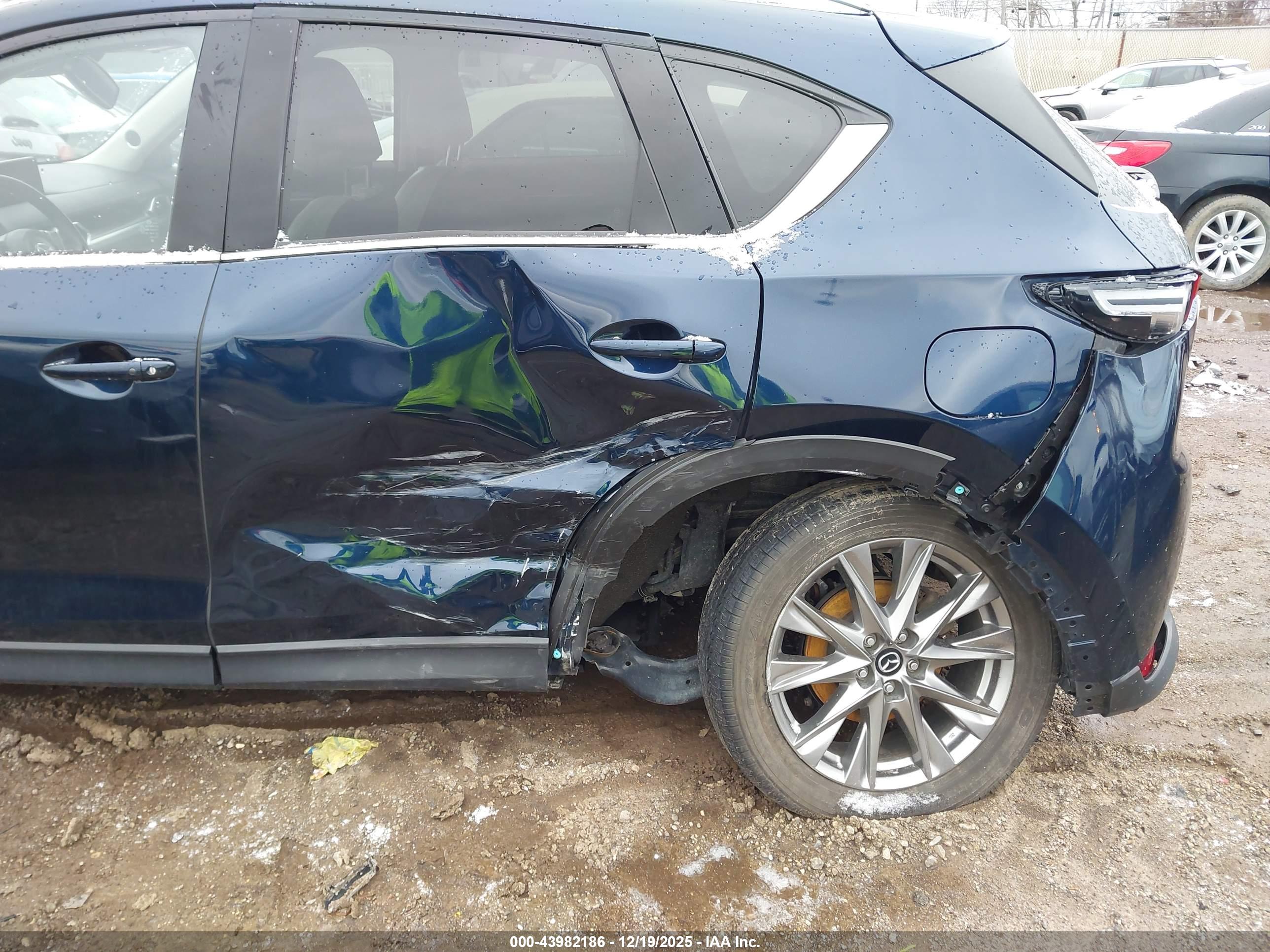 MAZDA CX-5 image 6