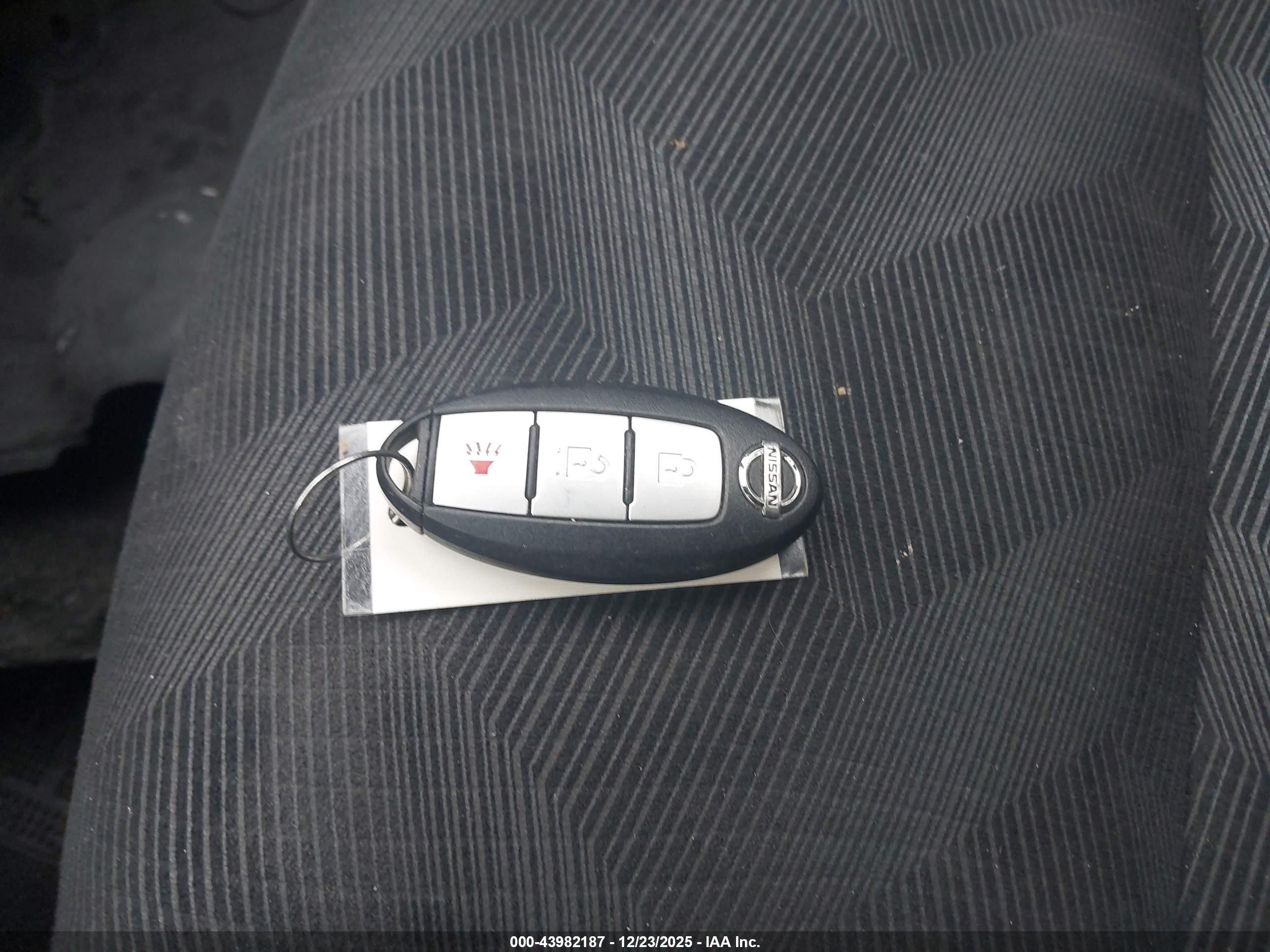 NISSAN ROGUE image 11