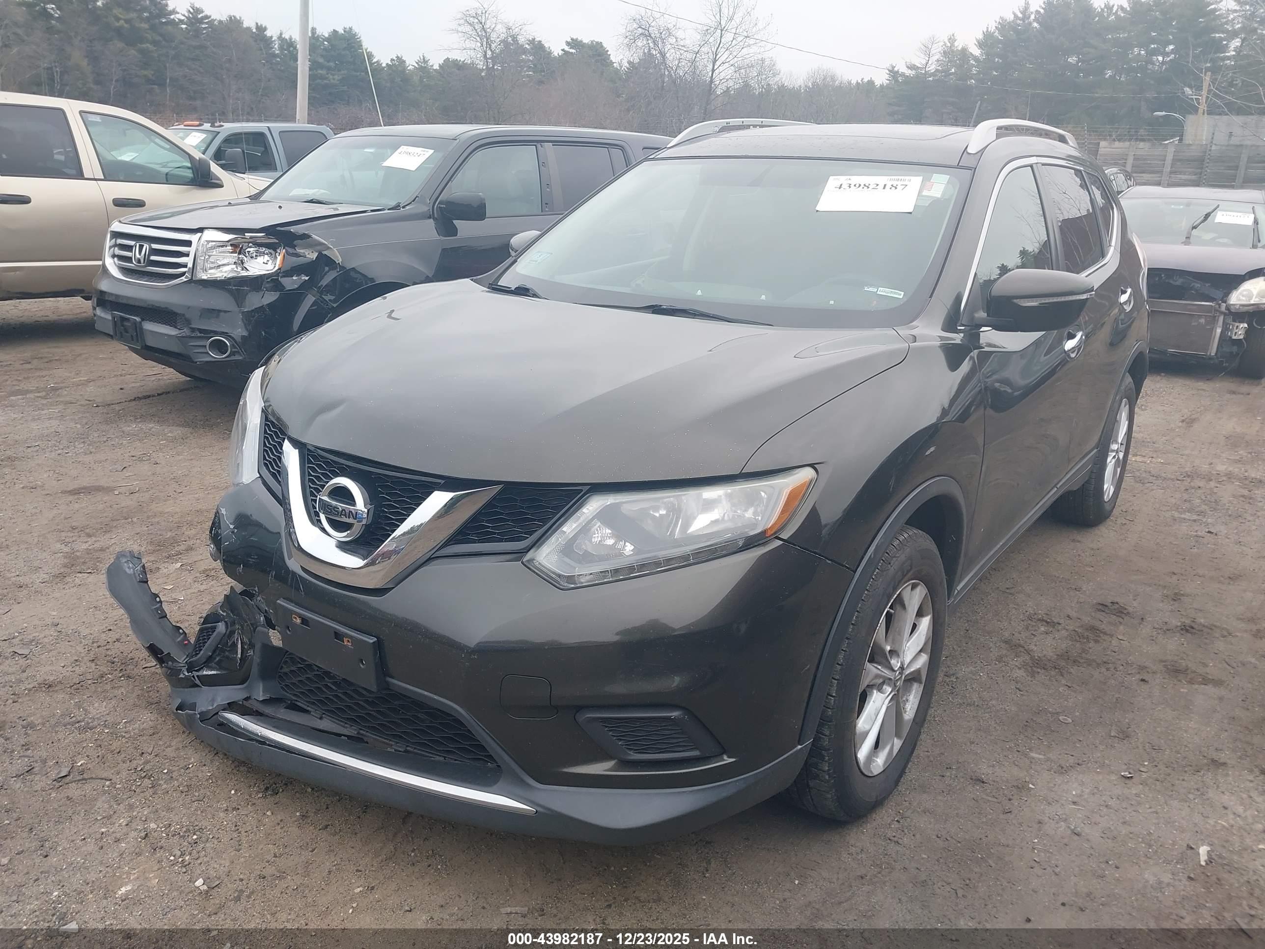 NISSAN ROGUE image 2