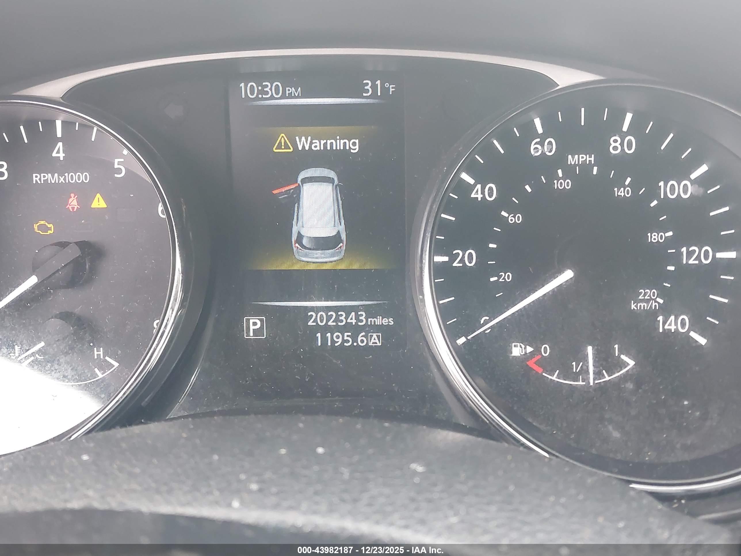 NISSAN ROGUE image 7