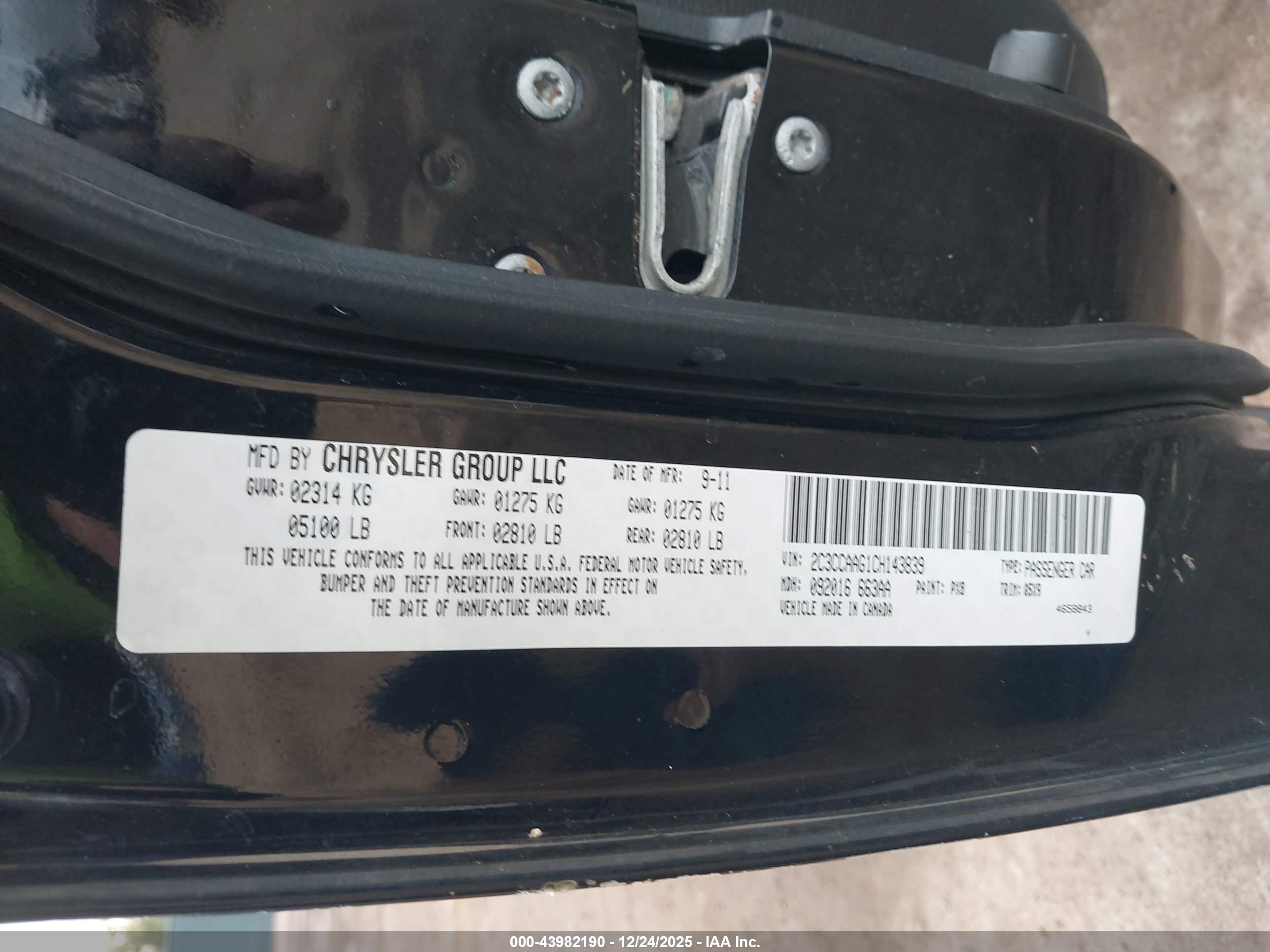 CHRYSLER 300 image 9