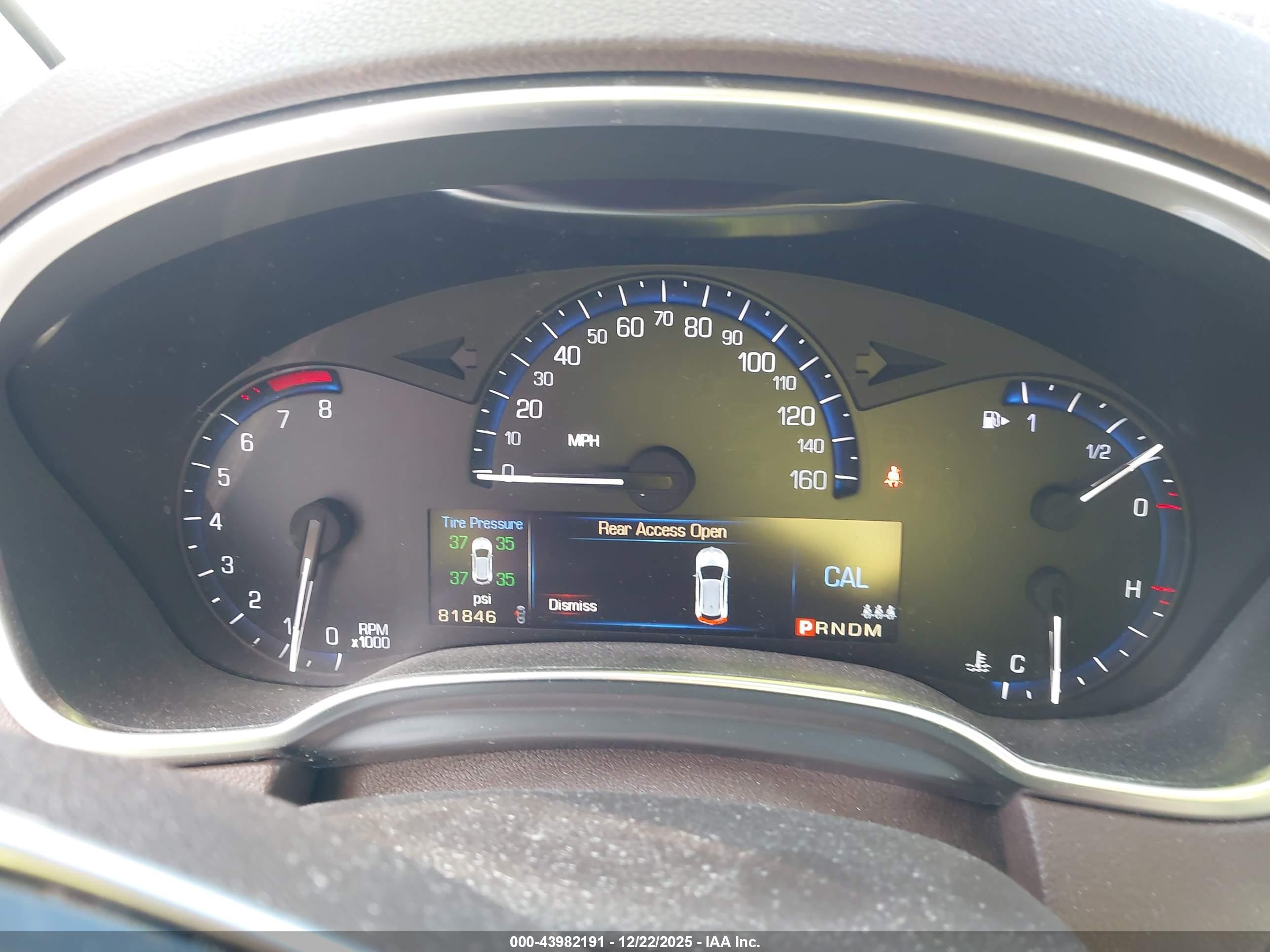 CADILLAC SRX image 7