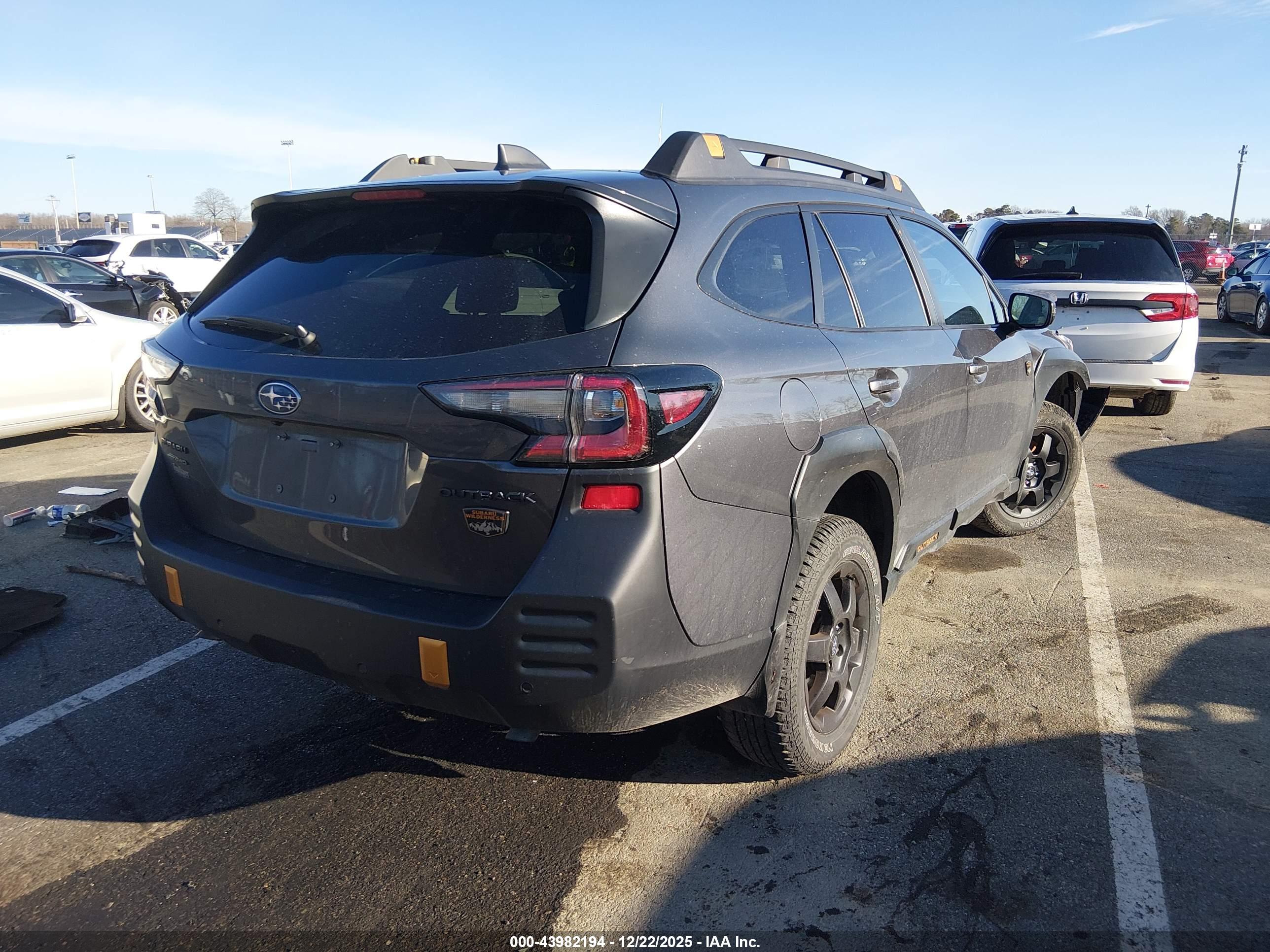 SUBARU OUTBACK image 4