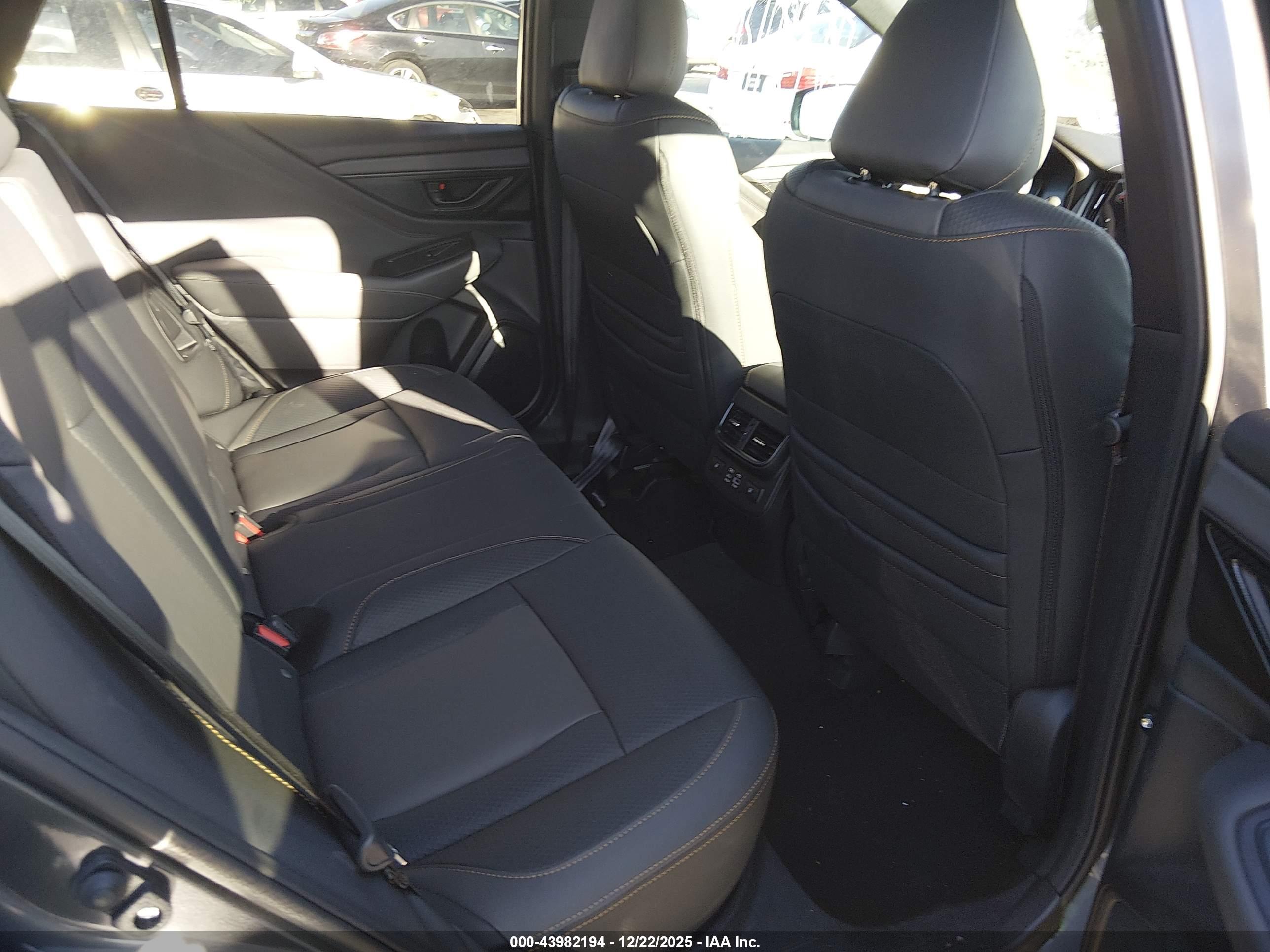 SUBARU OUTBACK image 8