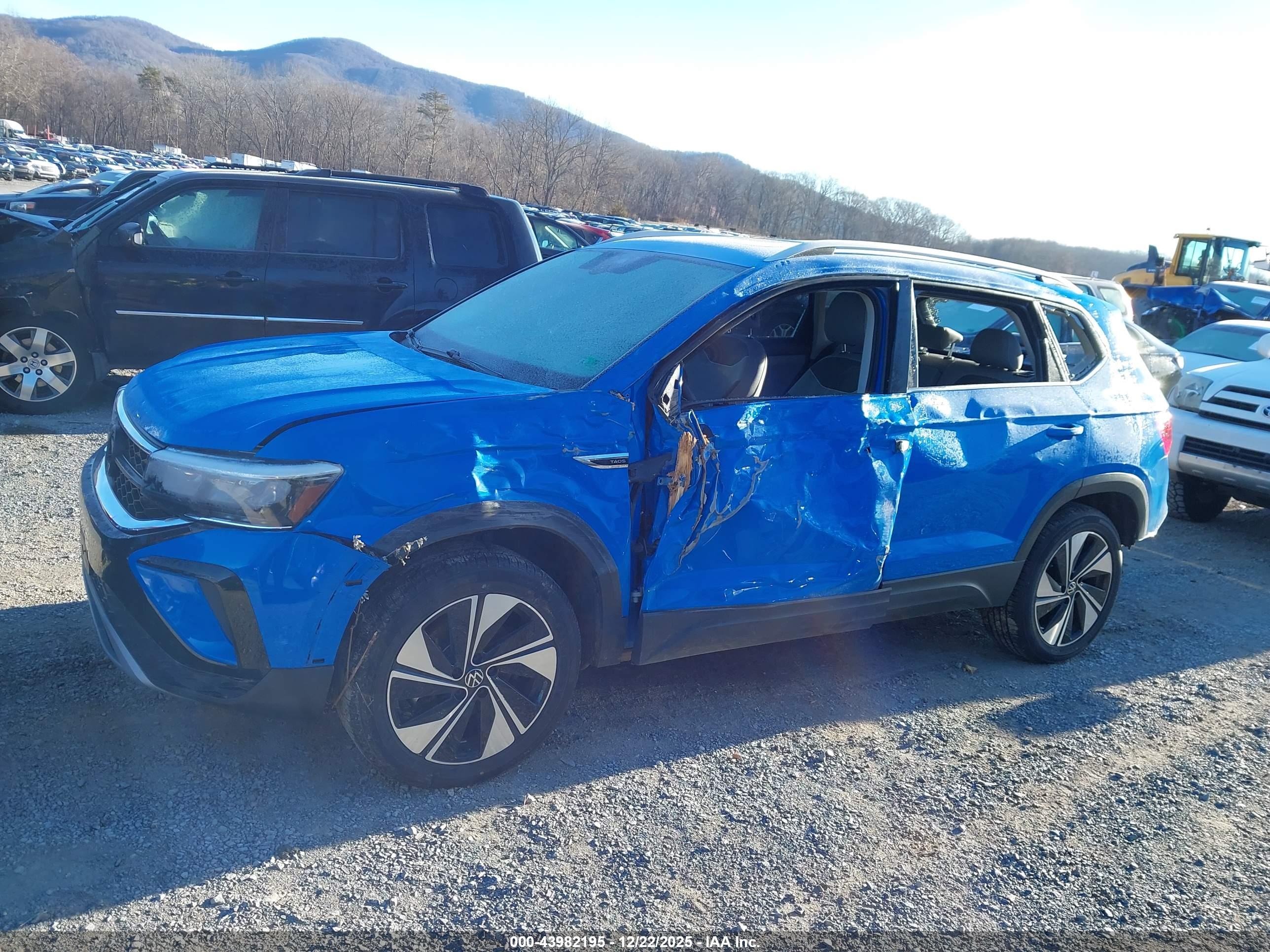 VOLKSWAGEN TAOS image 6
