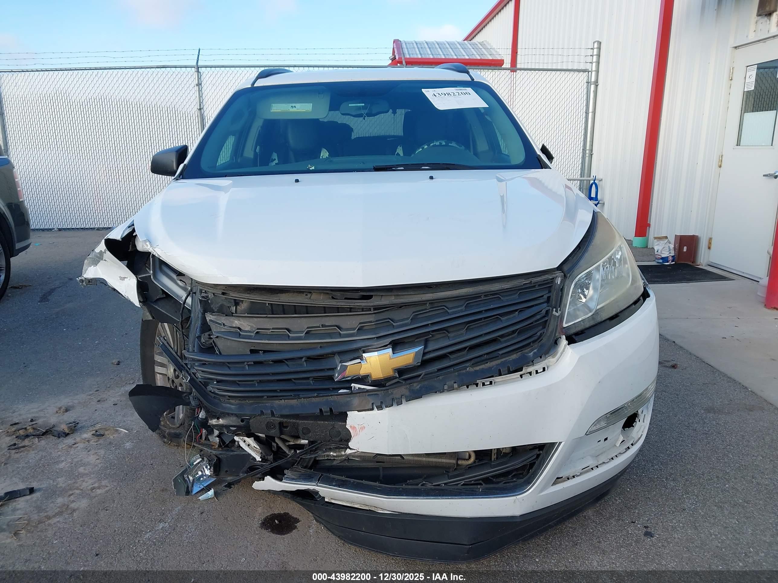CHEVROLET TRAVERSE image 6