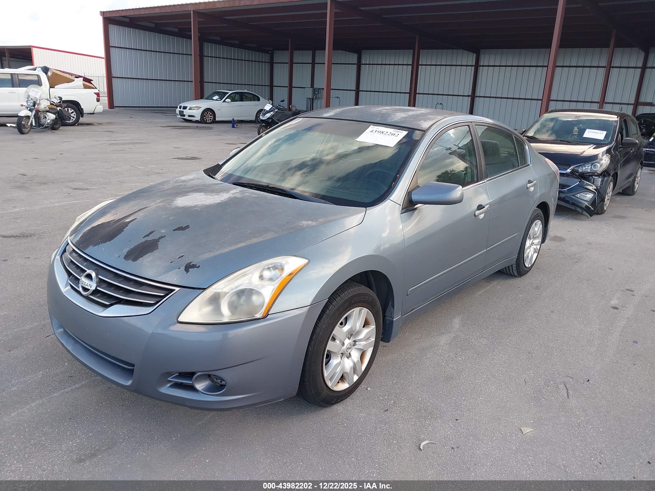 NISSAN ALTIMA image 2