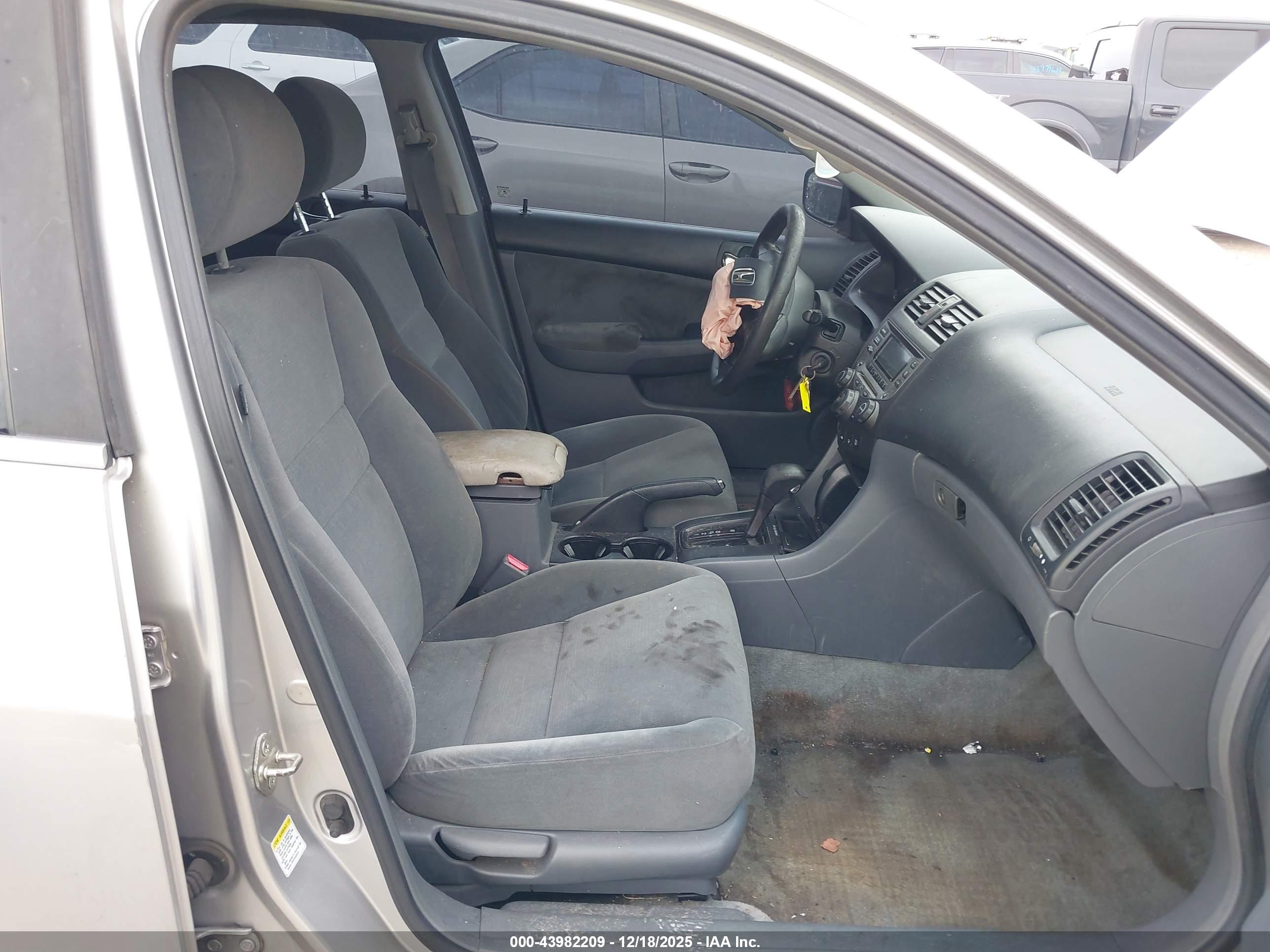 HONDA ACCORD image 5