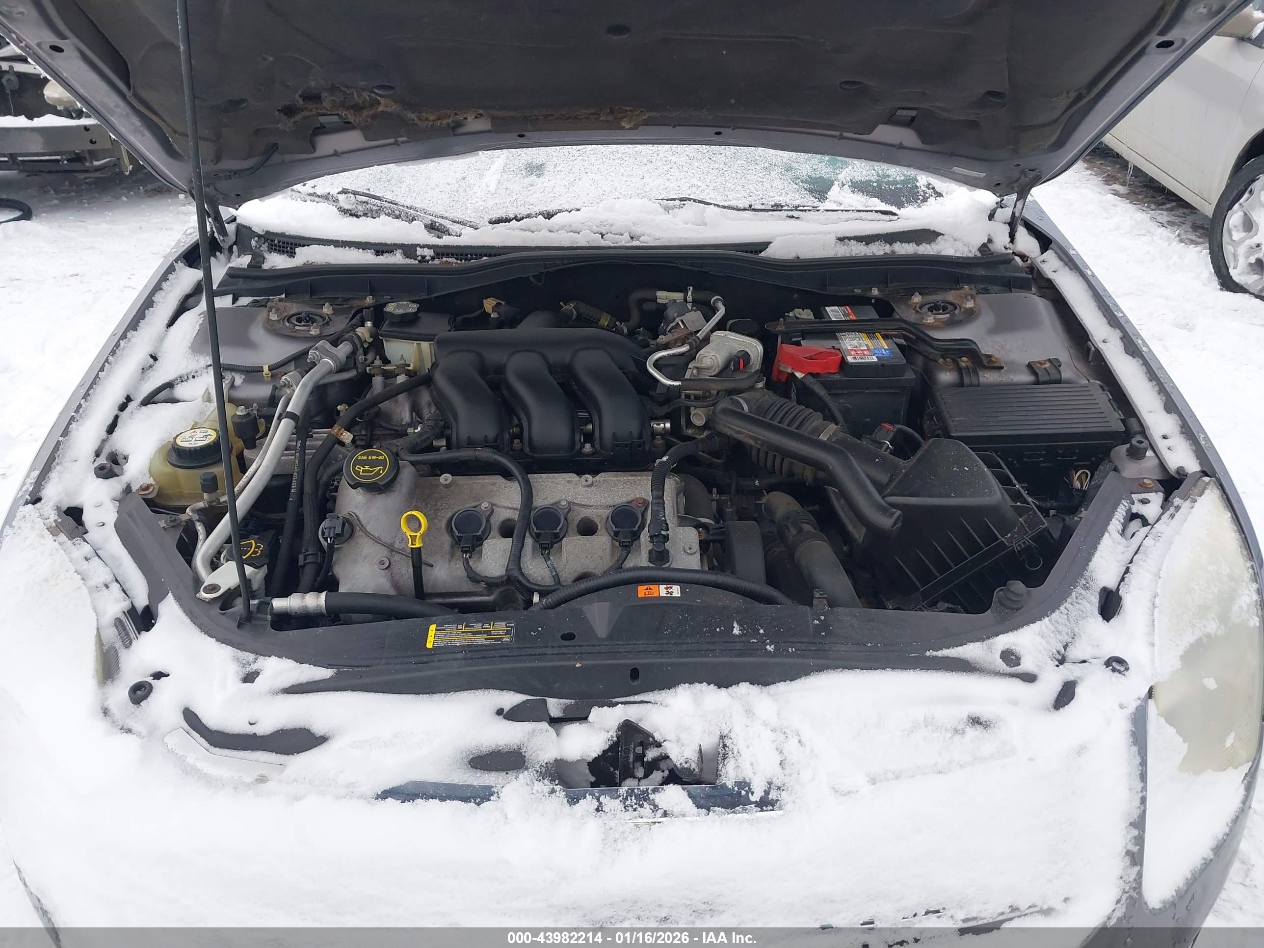 FORD FUSION image 10