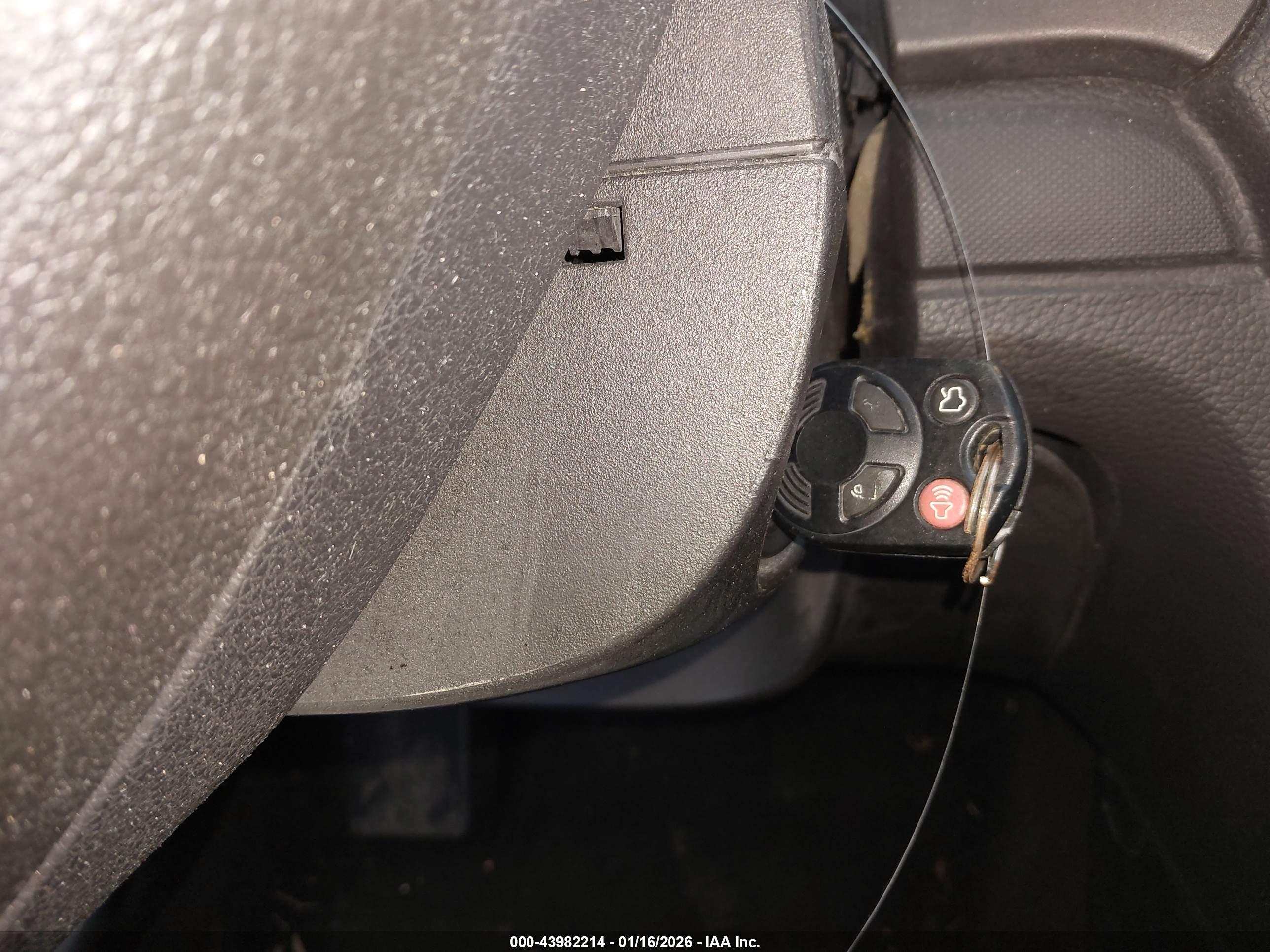 FORD FUSION image 11