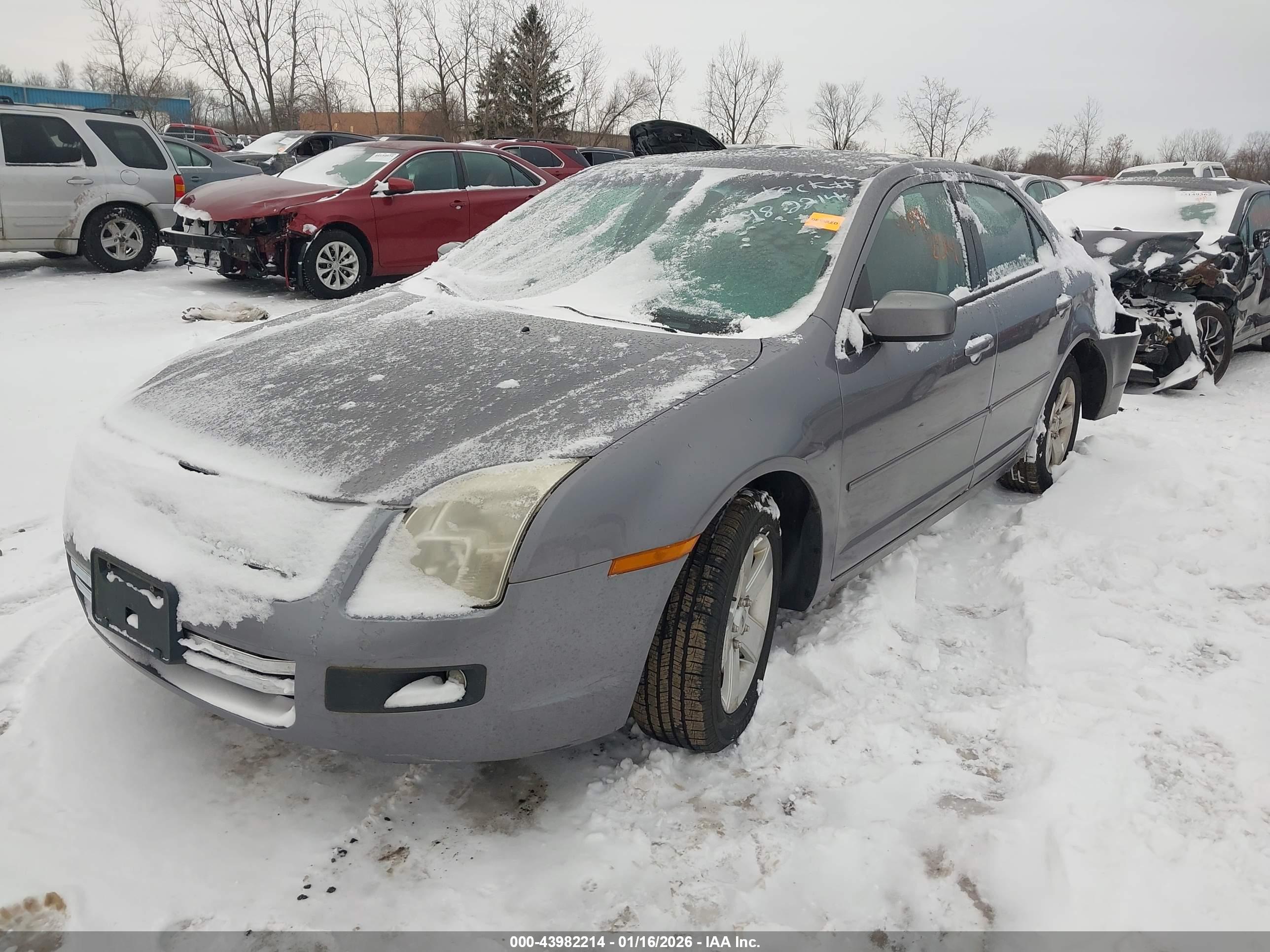 FORD FUSION image 2