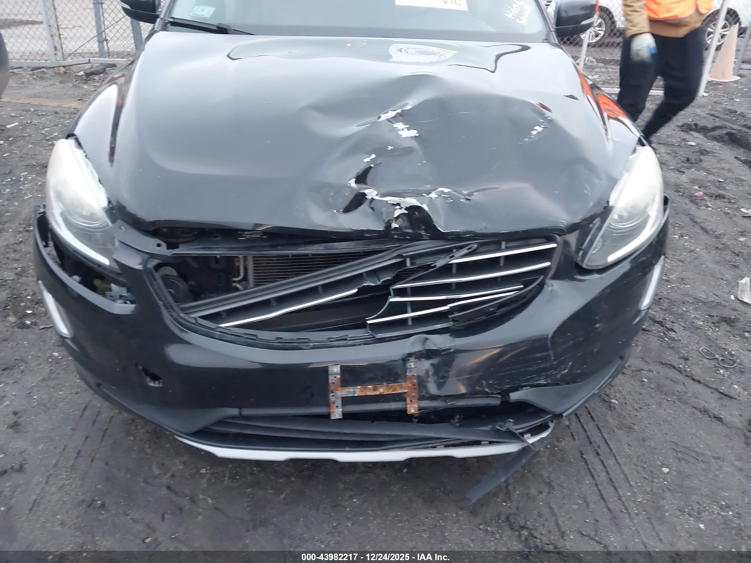 VOLVO XC60 image 6