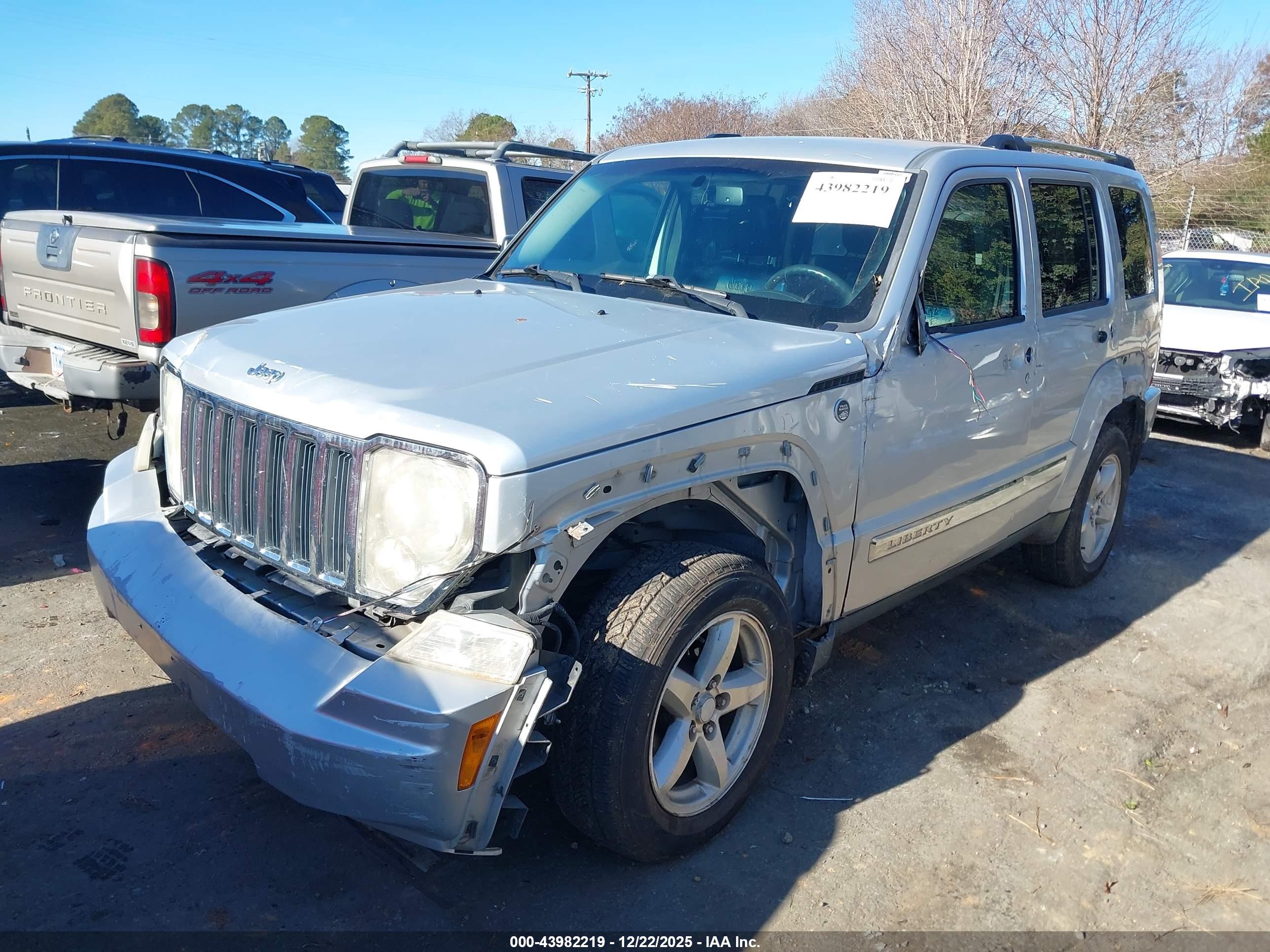 JEEP LIBERTY image 6