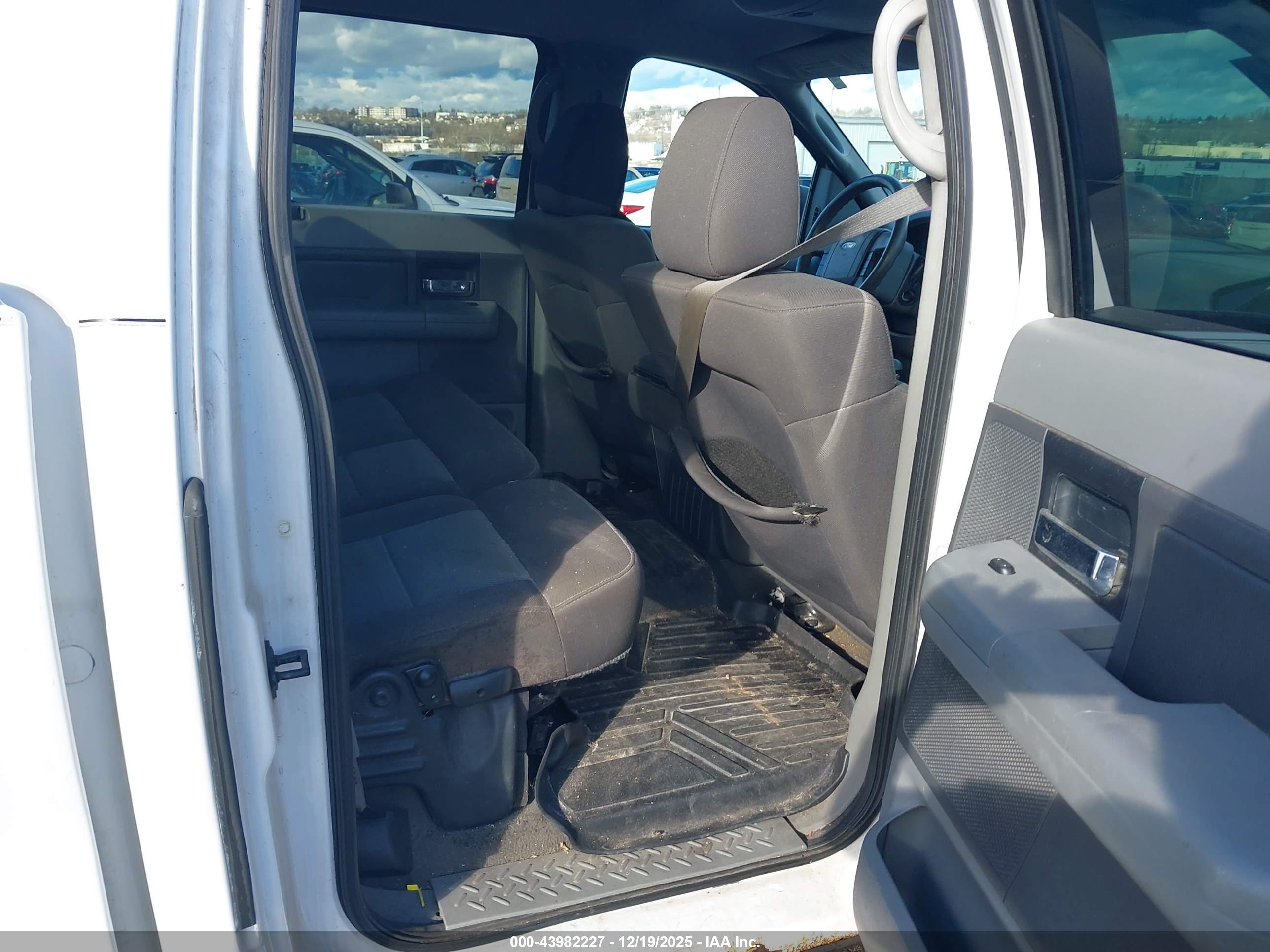 FORD F-150 image 8