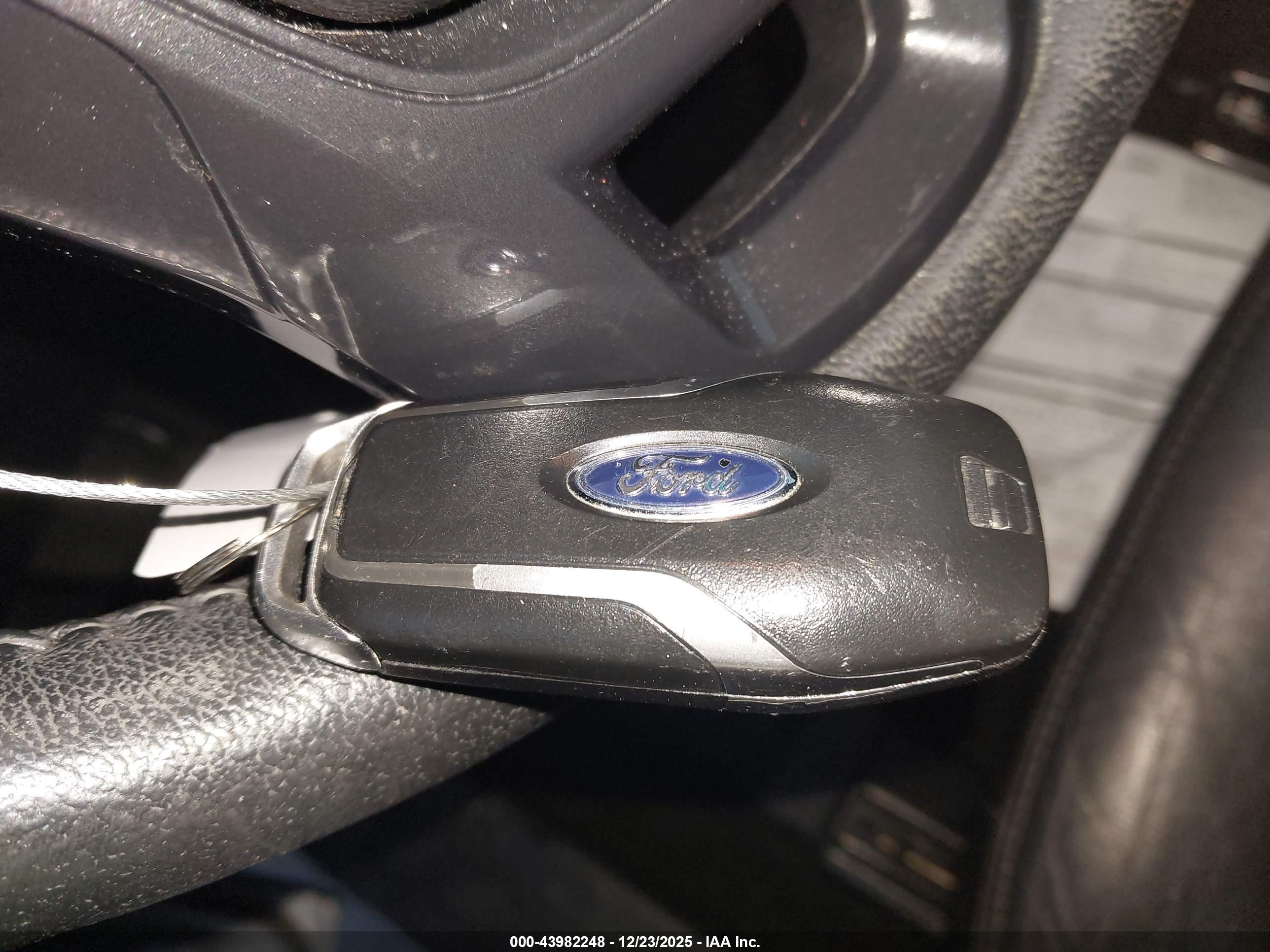 FORD EXPLORER image 11