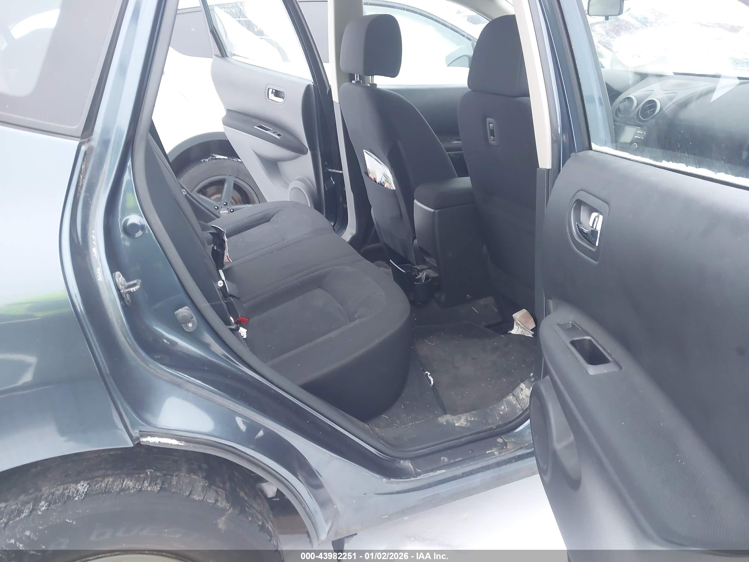 NISSAN ROGUE image 8
