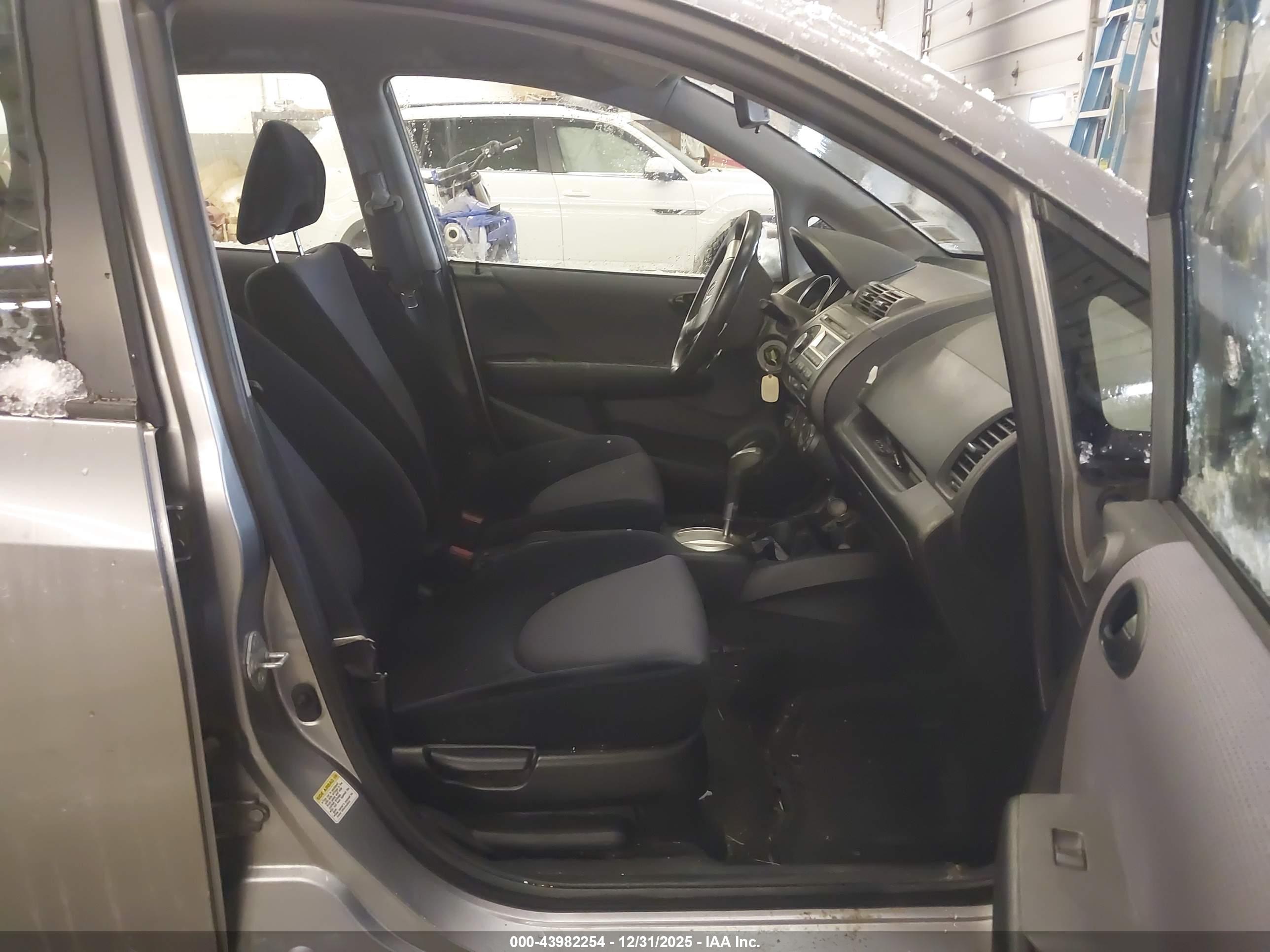 HONDA FIT image 5