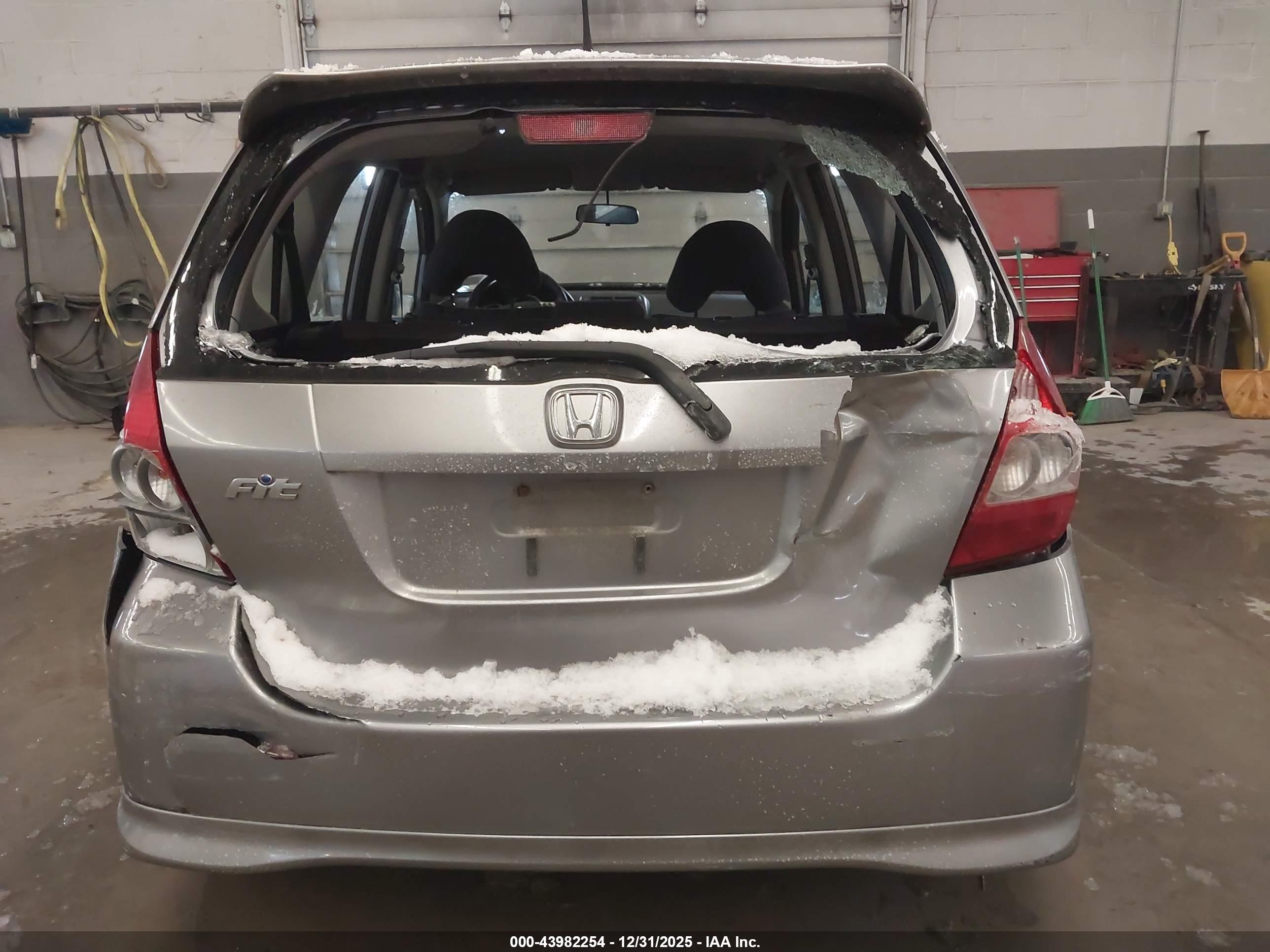 HONDA FIT image 6