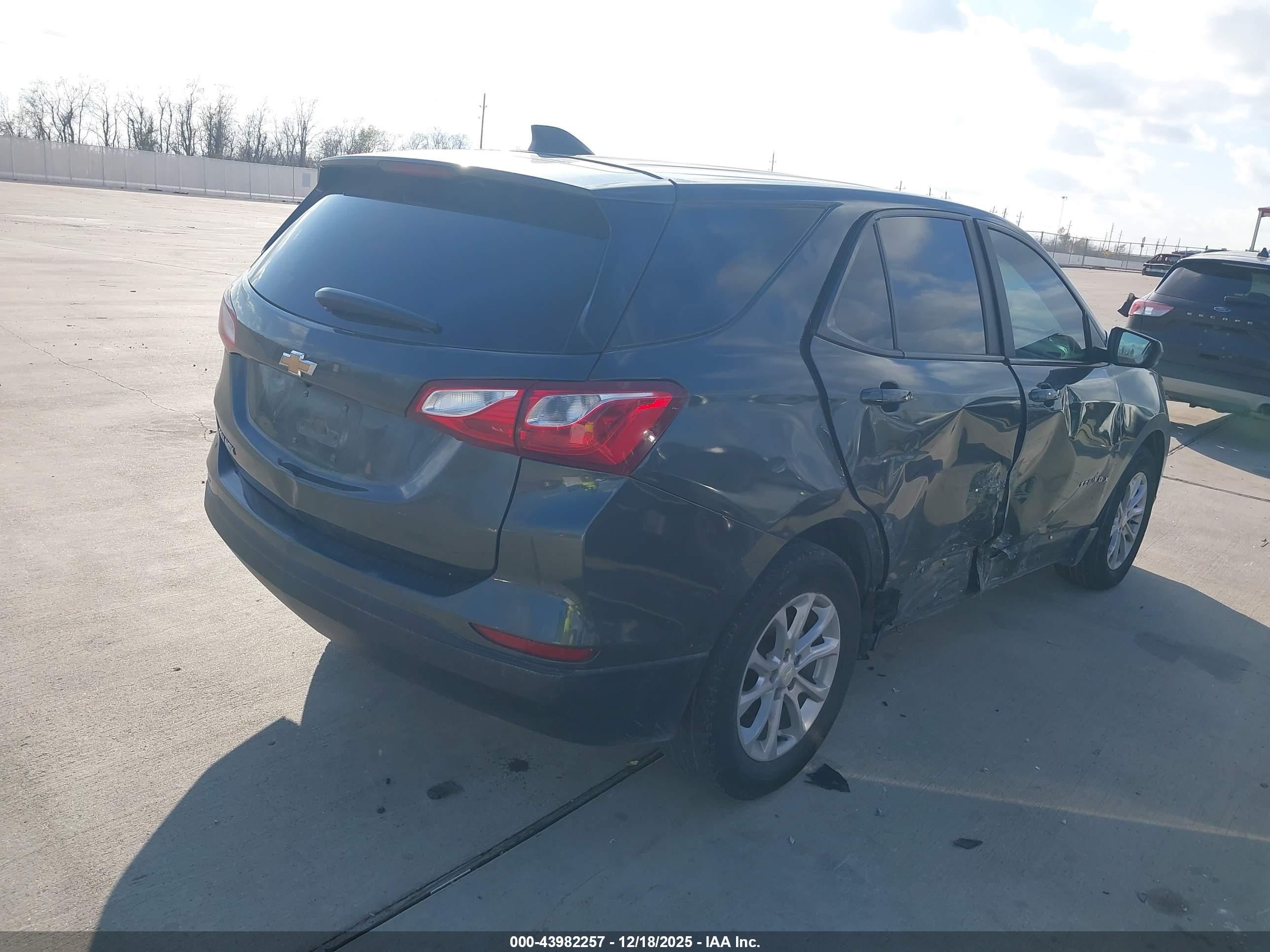 CHEVROLET EQUINOX image 4
