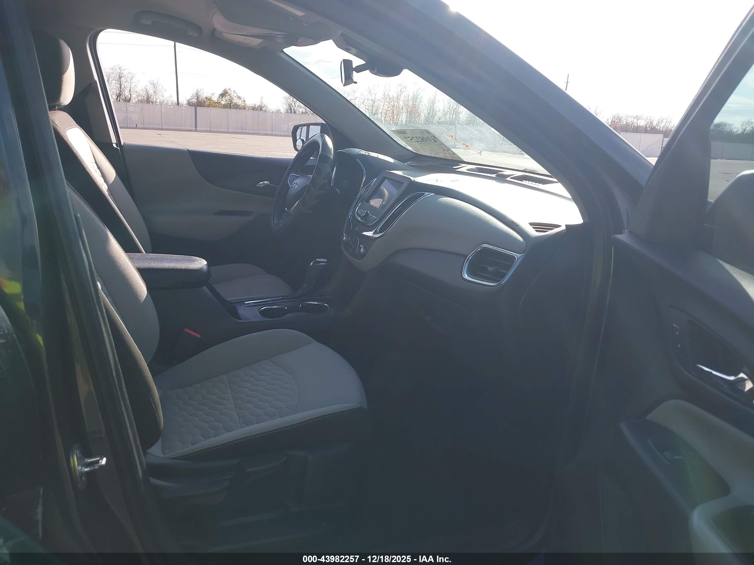 CHEVROLET EQUINOX image 5