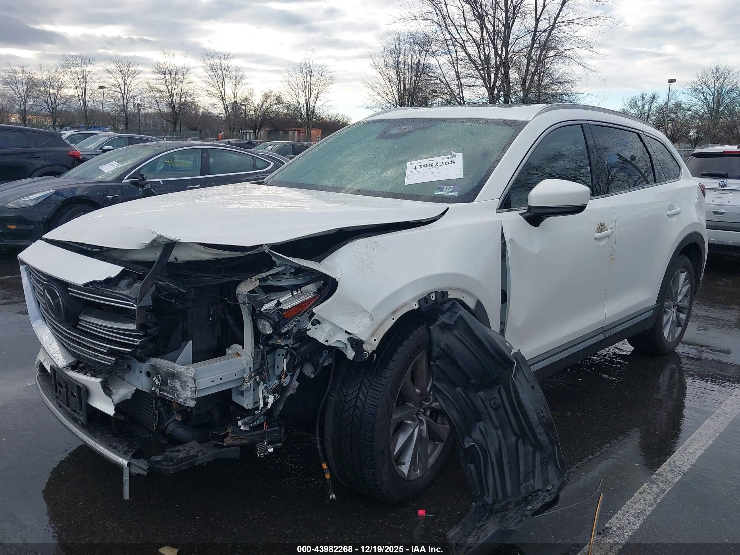 MAZDA CX-9 image 2