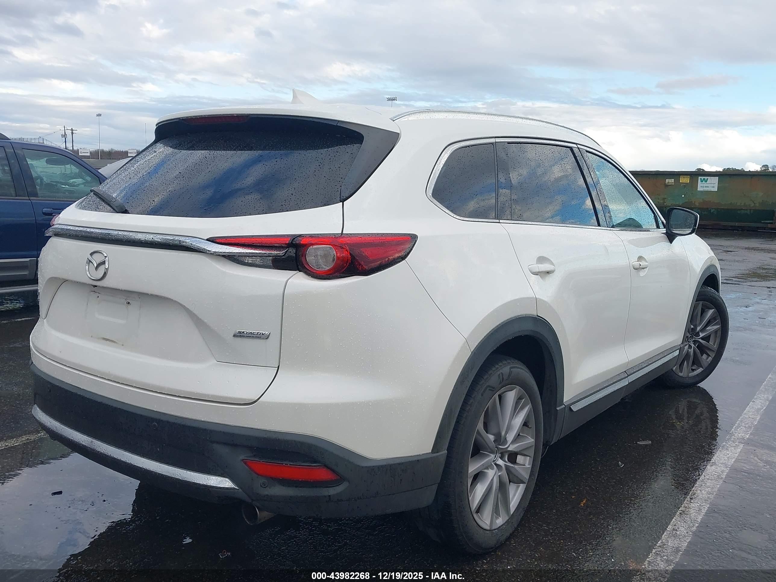 MAZDA CX-9 image 4