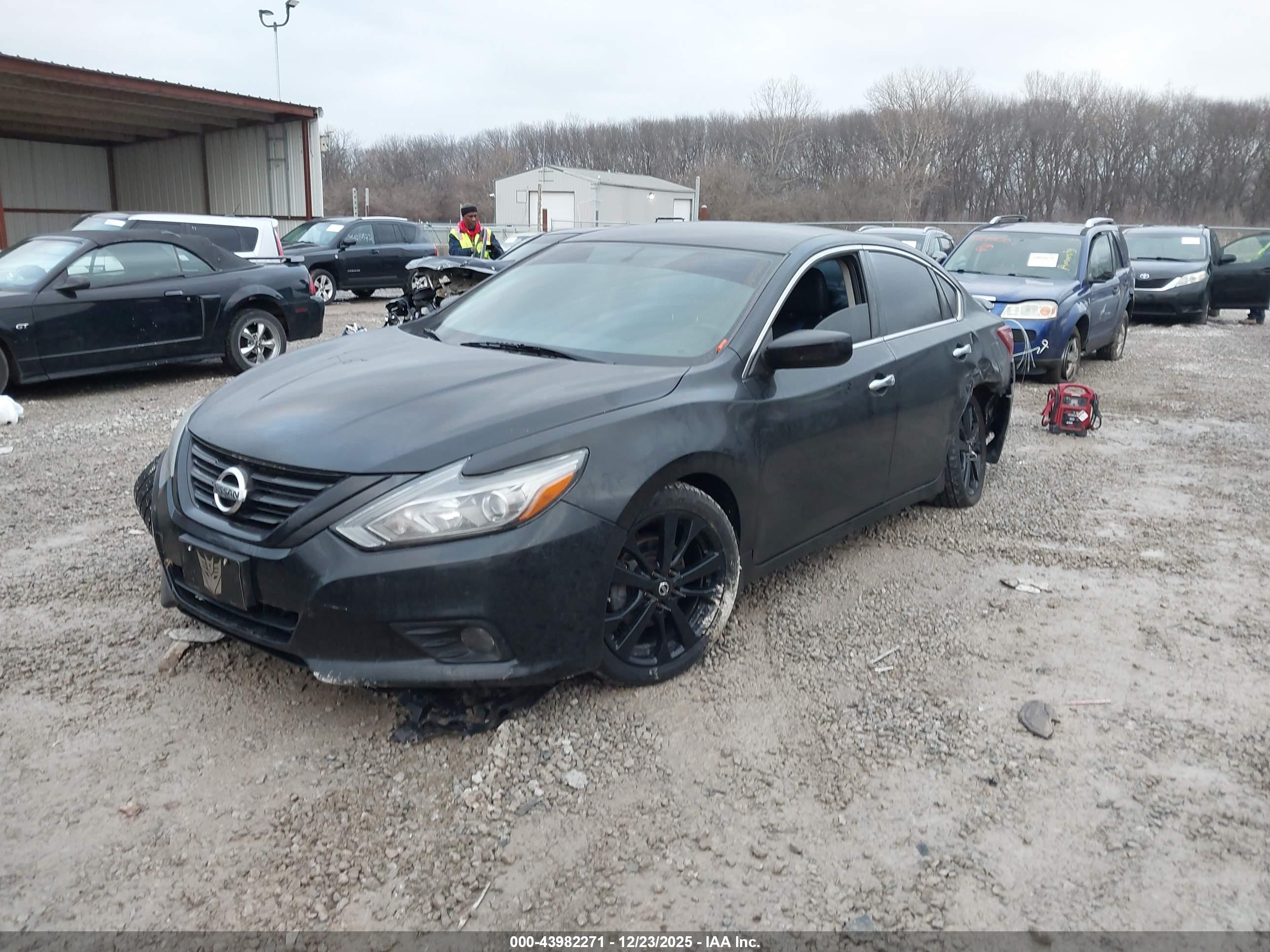 NISSAN ALTIMA image 2
