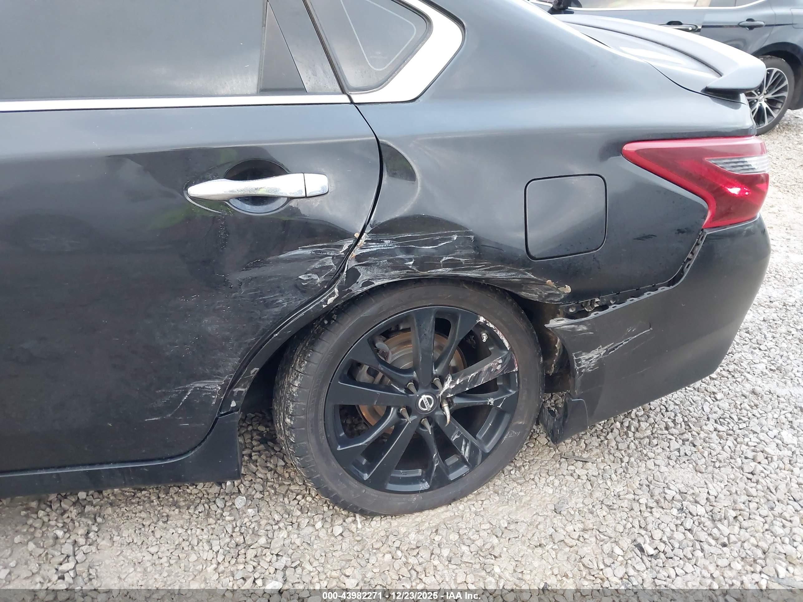 NISSAN ALTIMA image 6