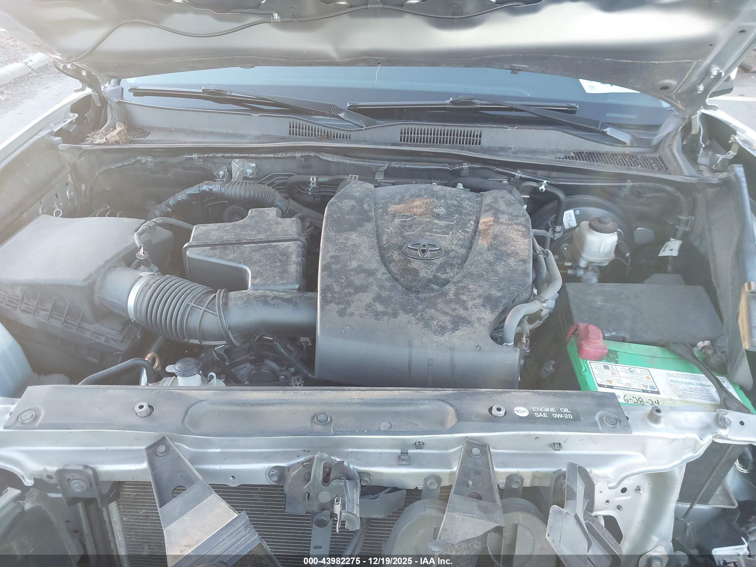 TOYOTA TACOMA image 10