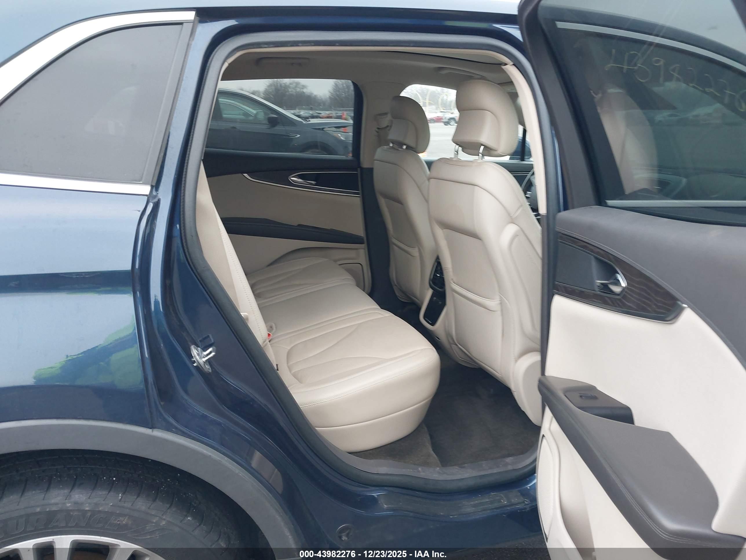 LINCOLN MKX image 8