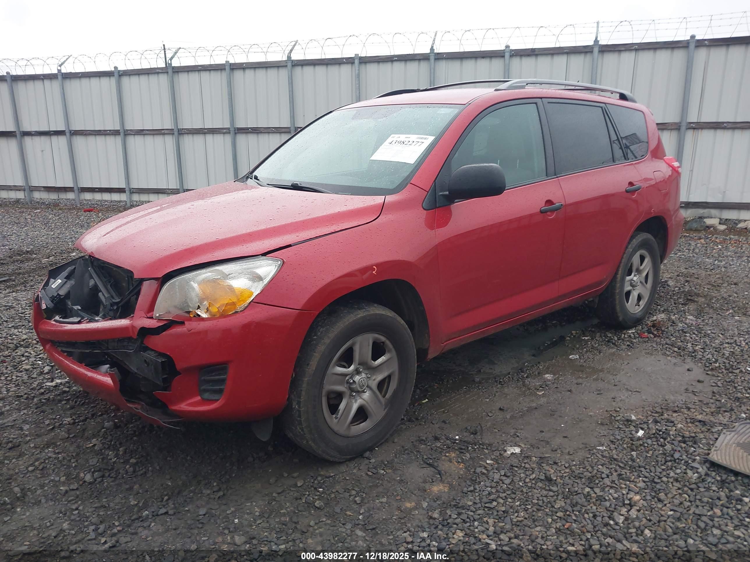 TOYOTA RAV4 image 2