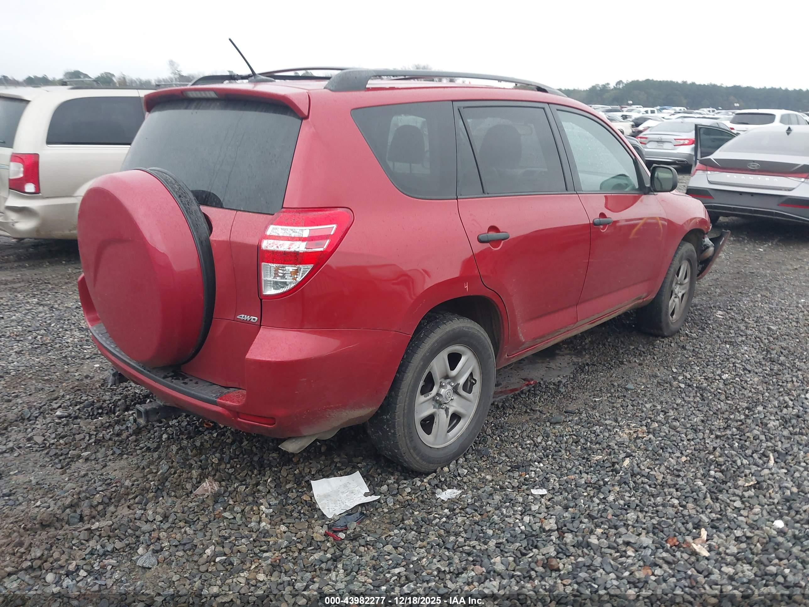TOYOTA RAV4 image 4