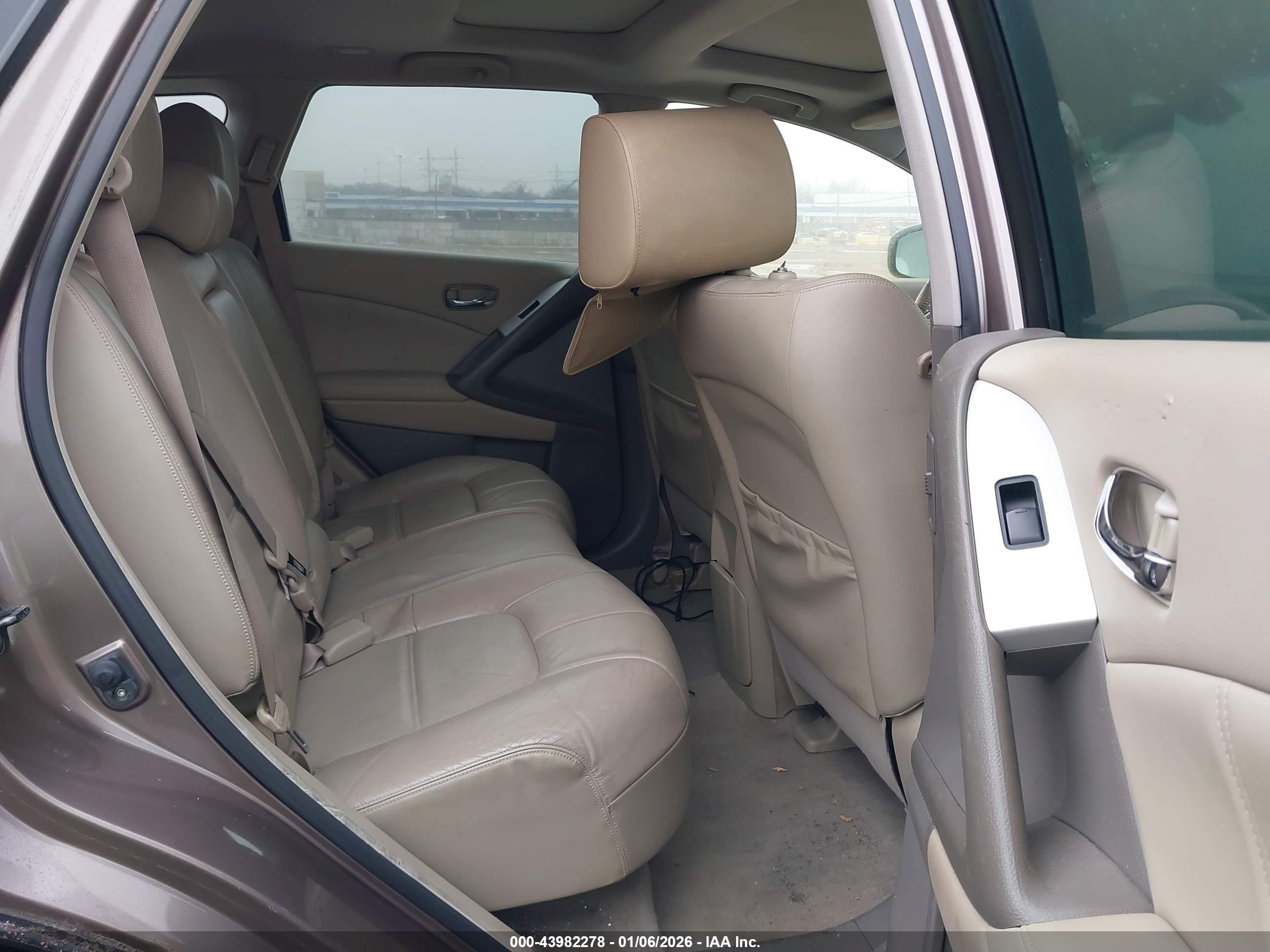 NISSAN MURANO image 8