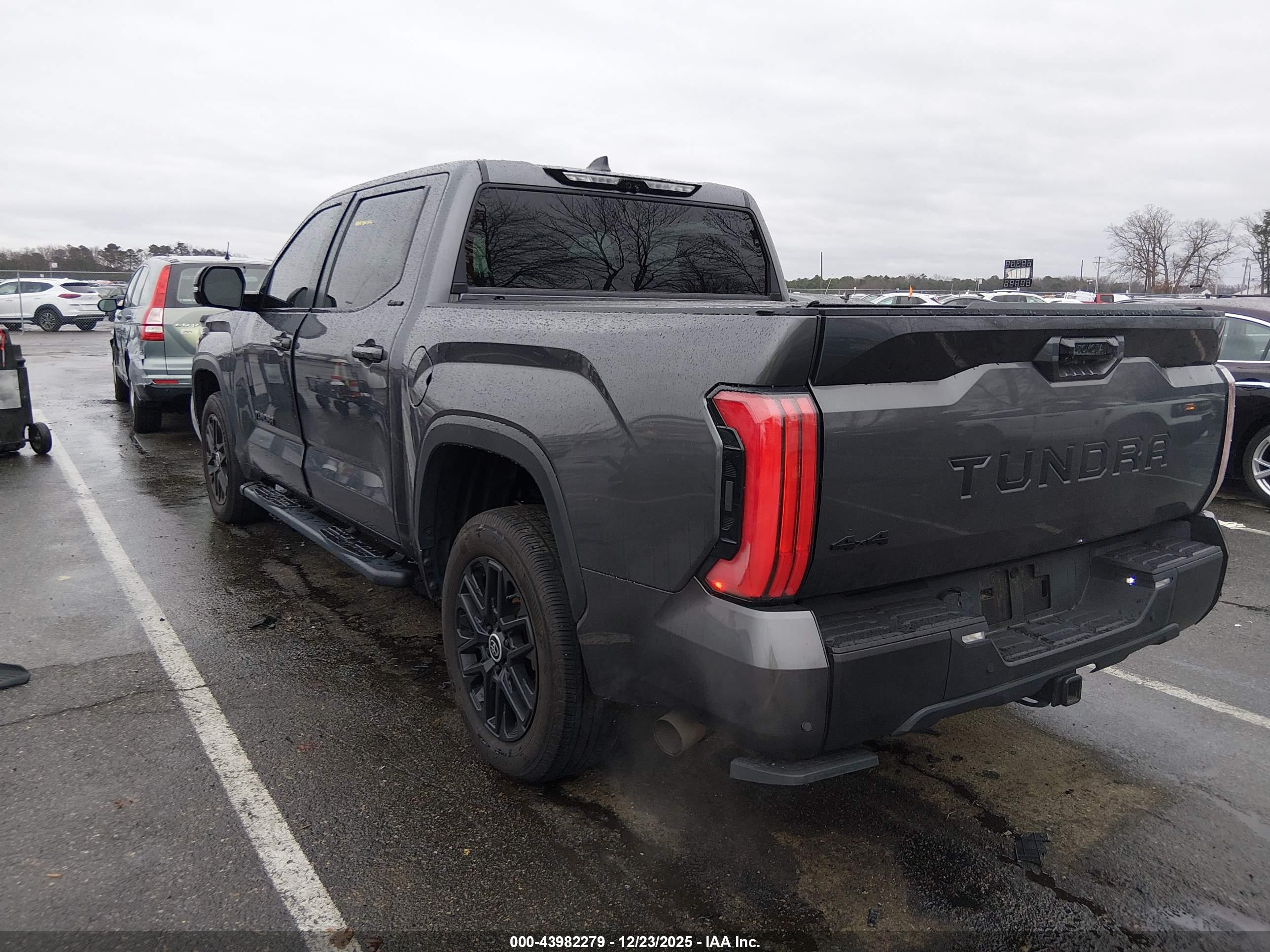 TOYOTA TUNDRA image 3