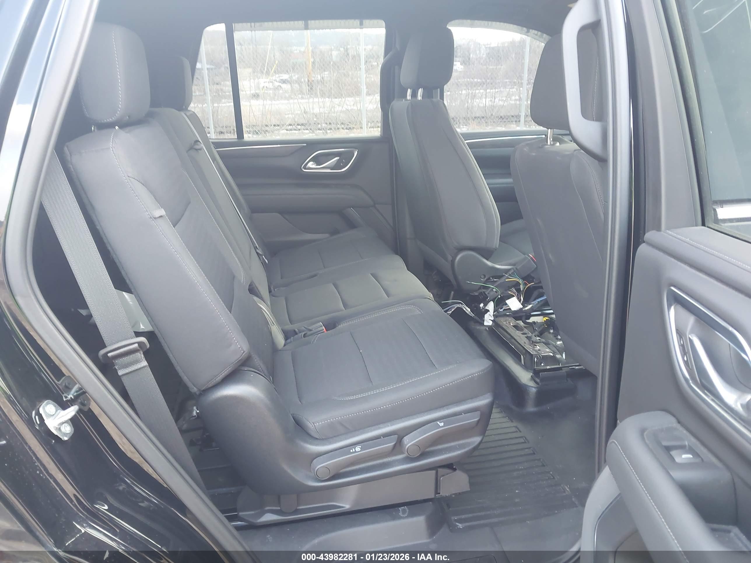 CHEVROLET TAHOE image 8