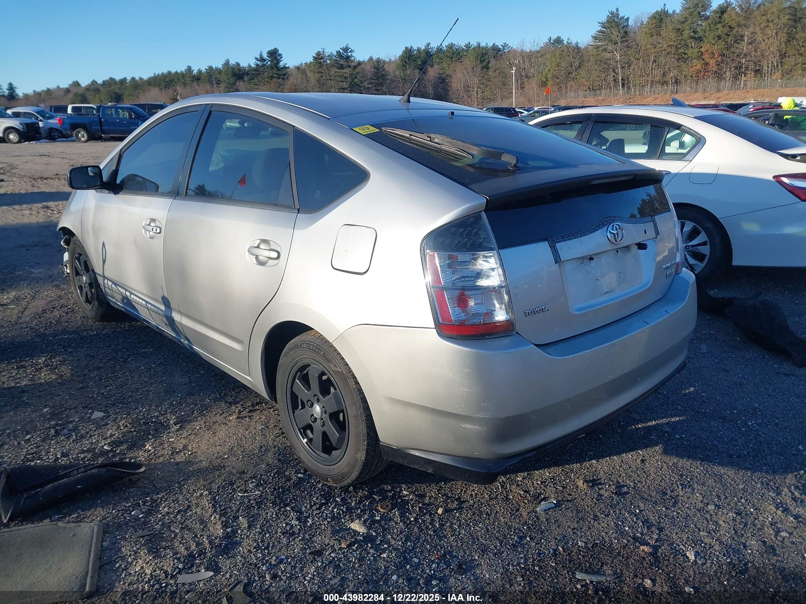 TOYOTA PRIUS image 3