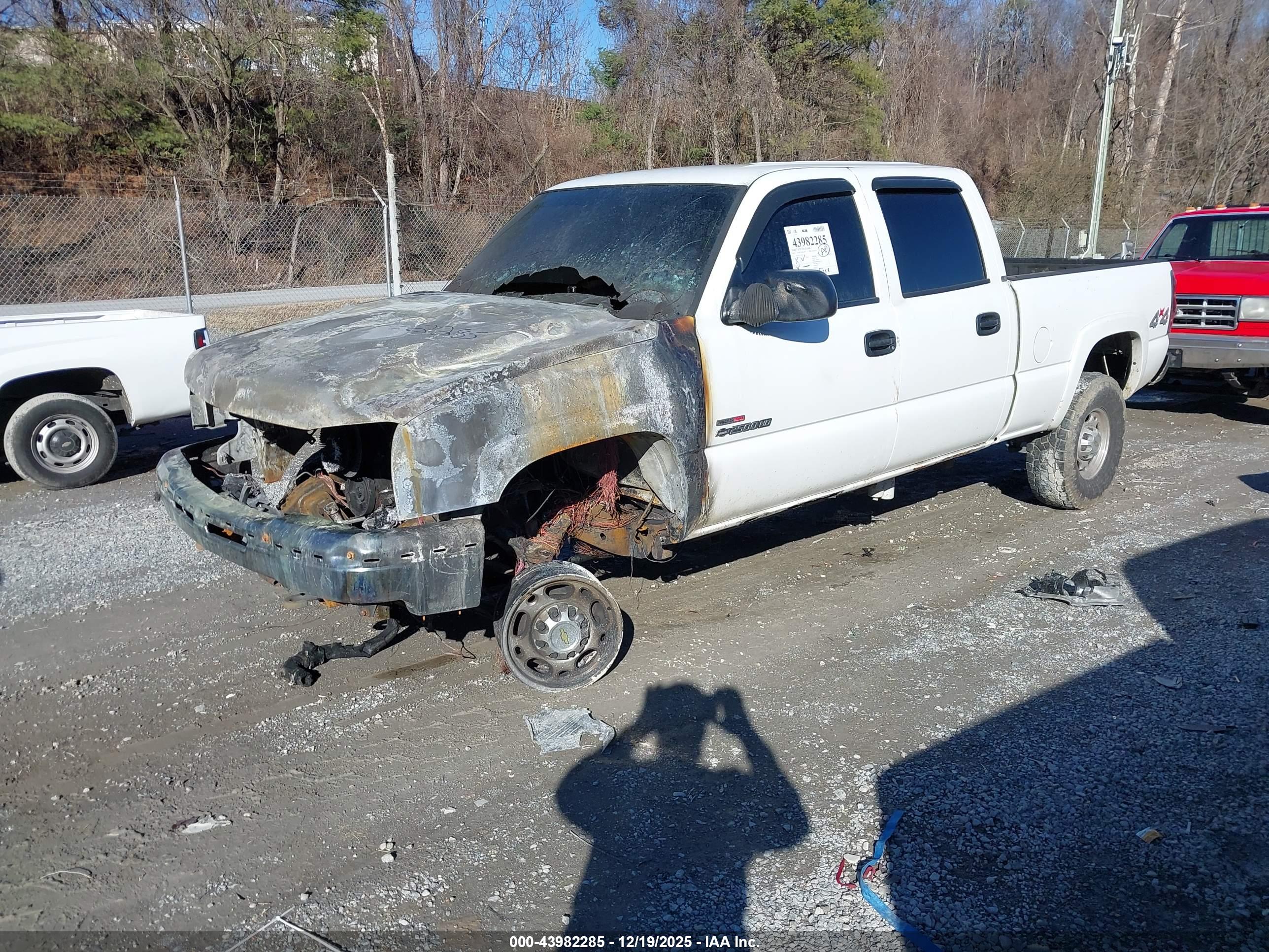 CHEVROLET SILVERADO image 2