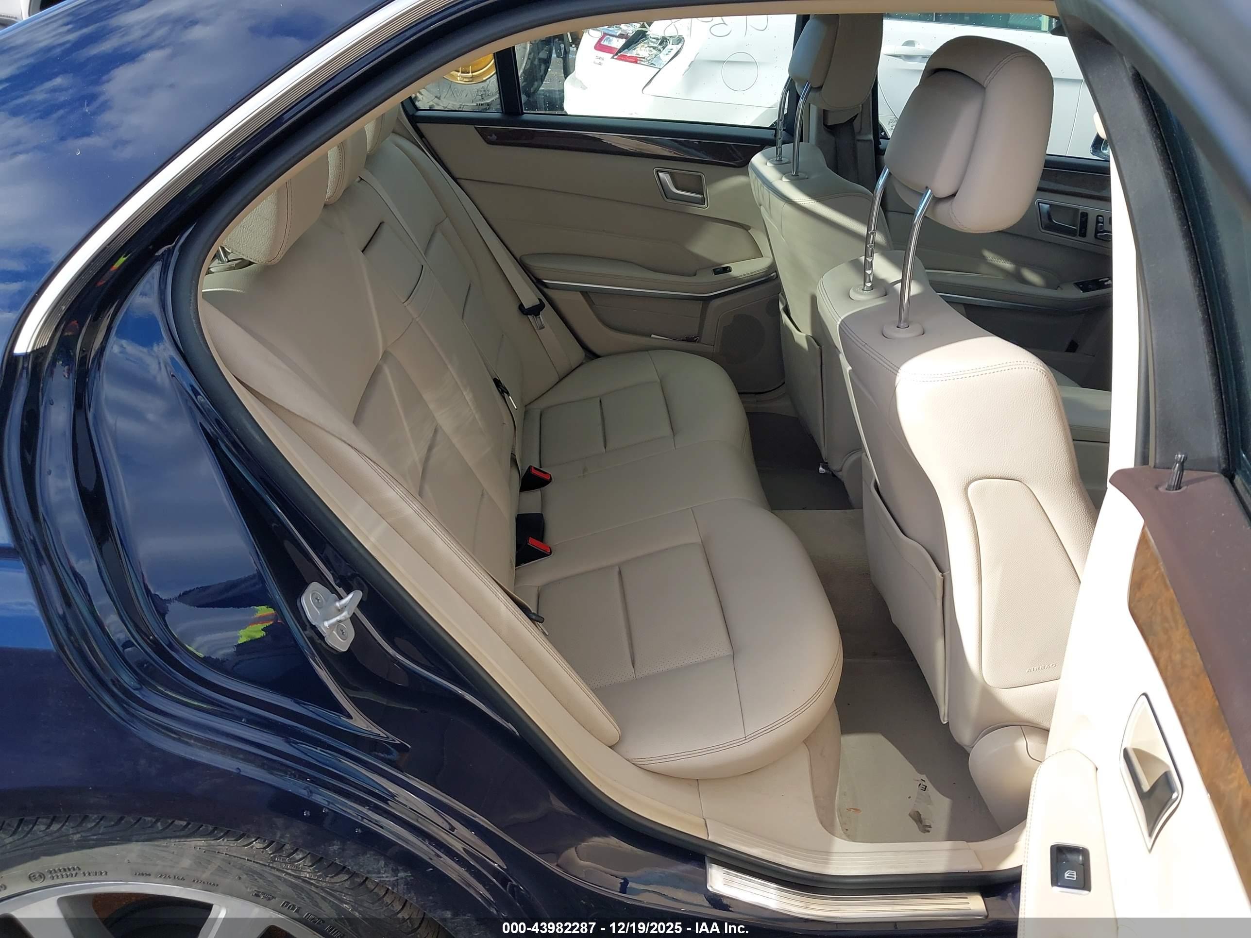 MERCEDES-BENZ E image 8
