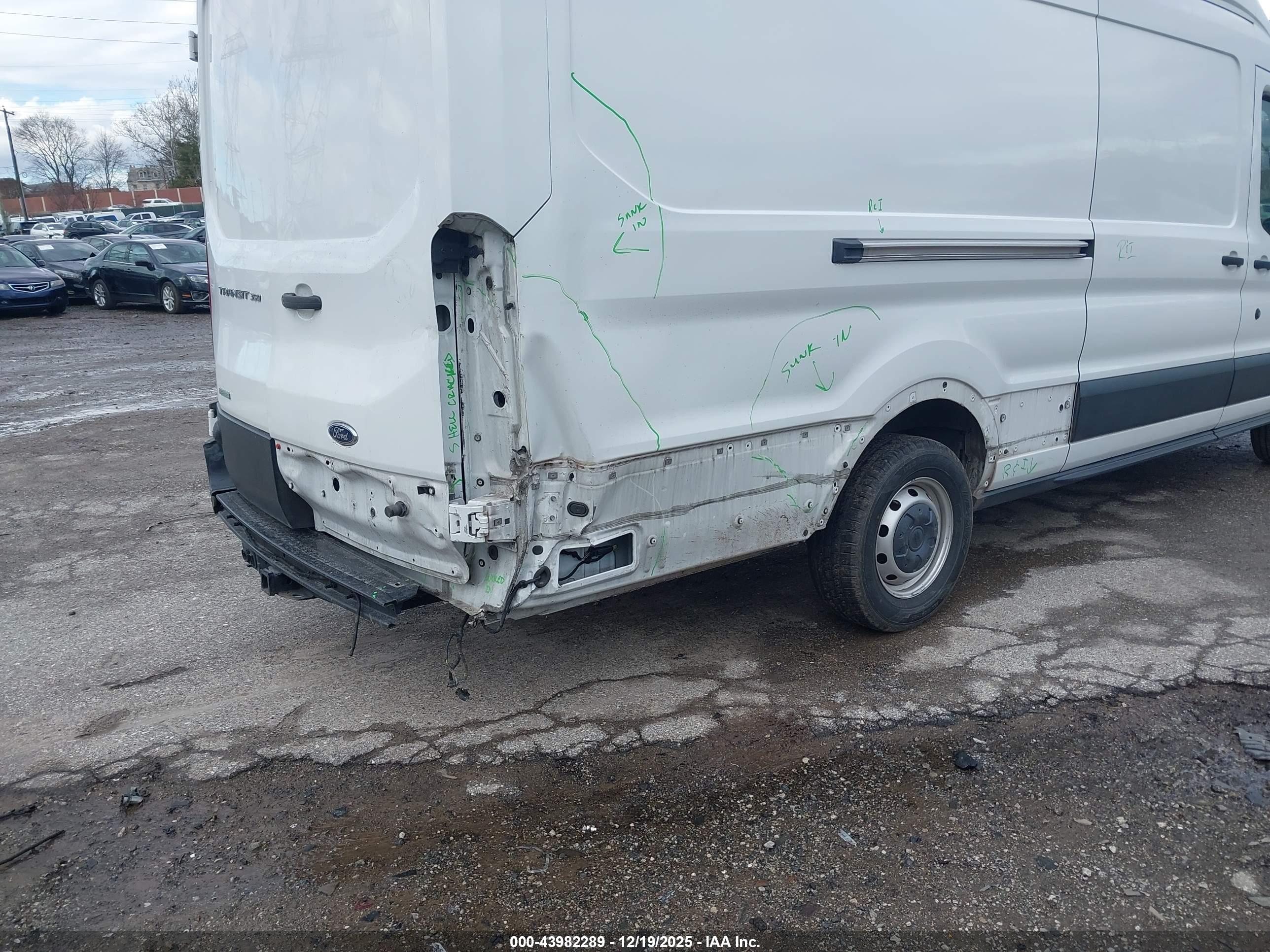 FORD TRANSIT-350 image 6
