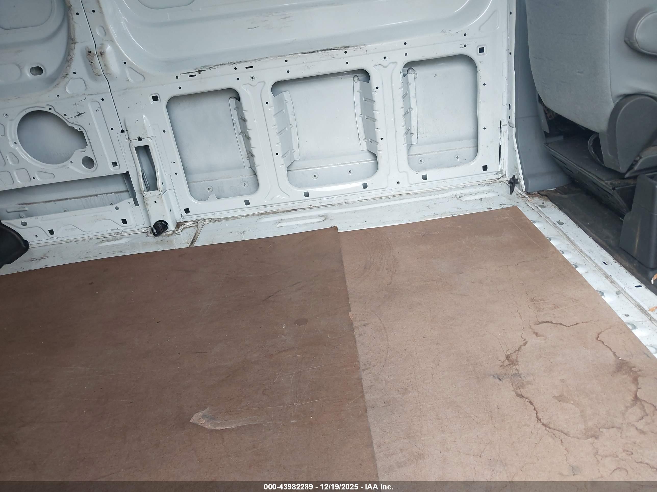 FORD TRANSIT-350 image 8